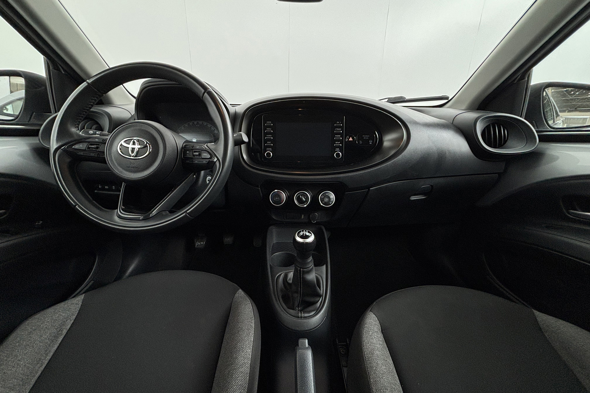 Toyota Aygo X 1.0 VVT-i MT Play (2023), foto 2