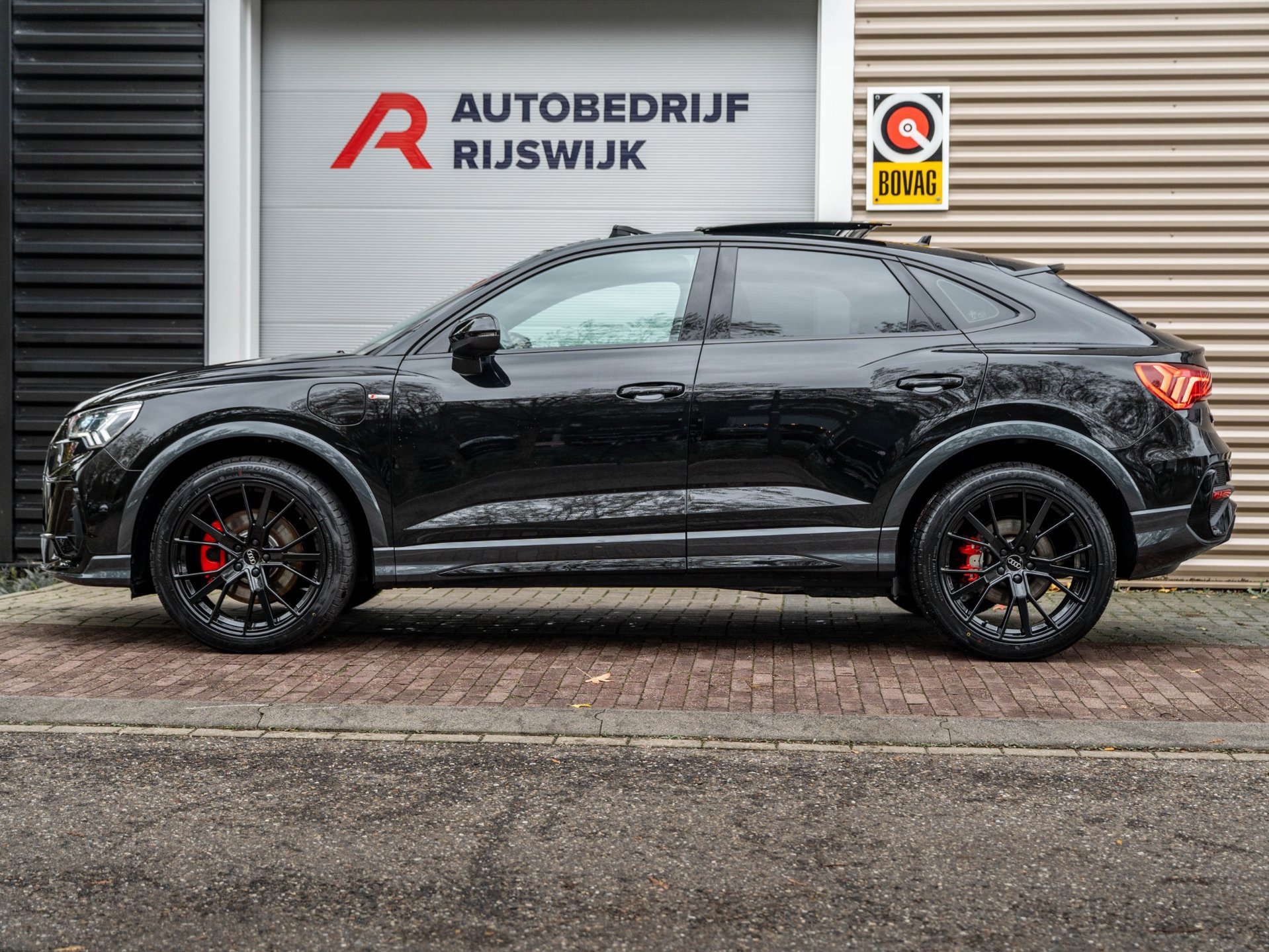 Audi Q3 Sportback 45 TFSI e S Edition (2024), foto 2