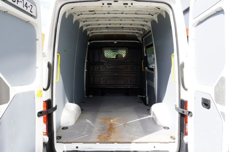 Volkswagen Crafter 2.0 TDI L3H3 Highline (2020), foto 9