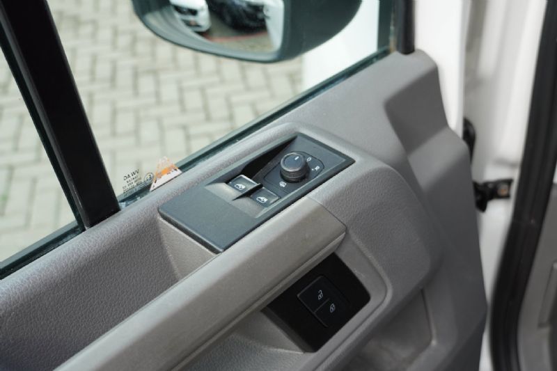 Volkswagen Crafter 2.0 TDI L3H3 Highline (2020), foto 10