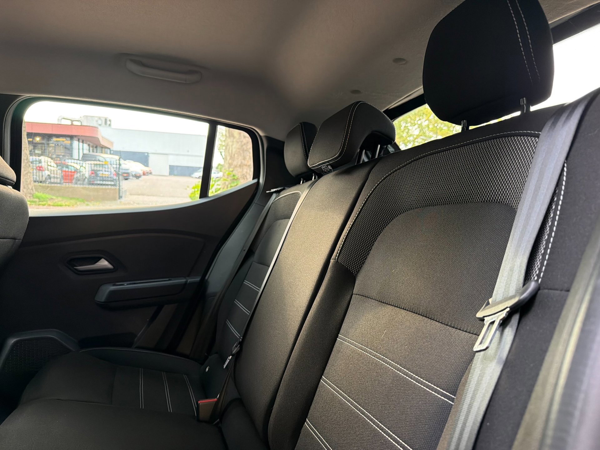 Dacia Sandero 1.0 TCe 90 Essential (2023), foto 14