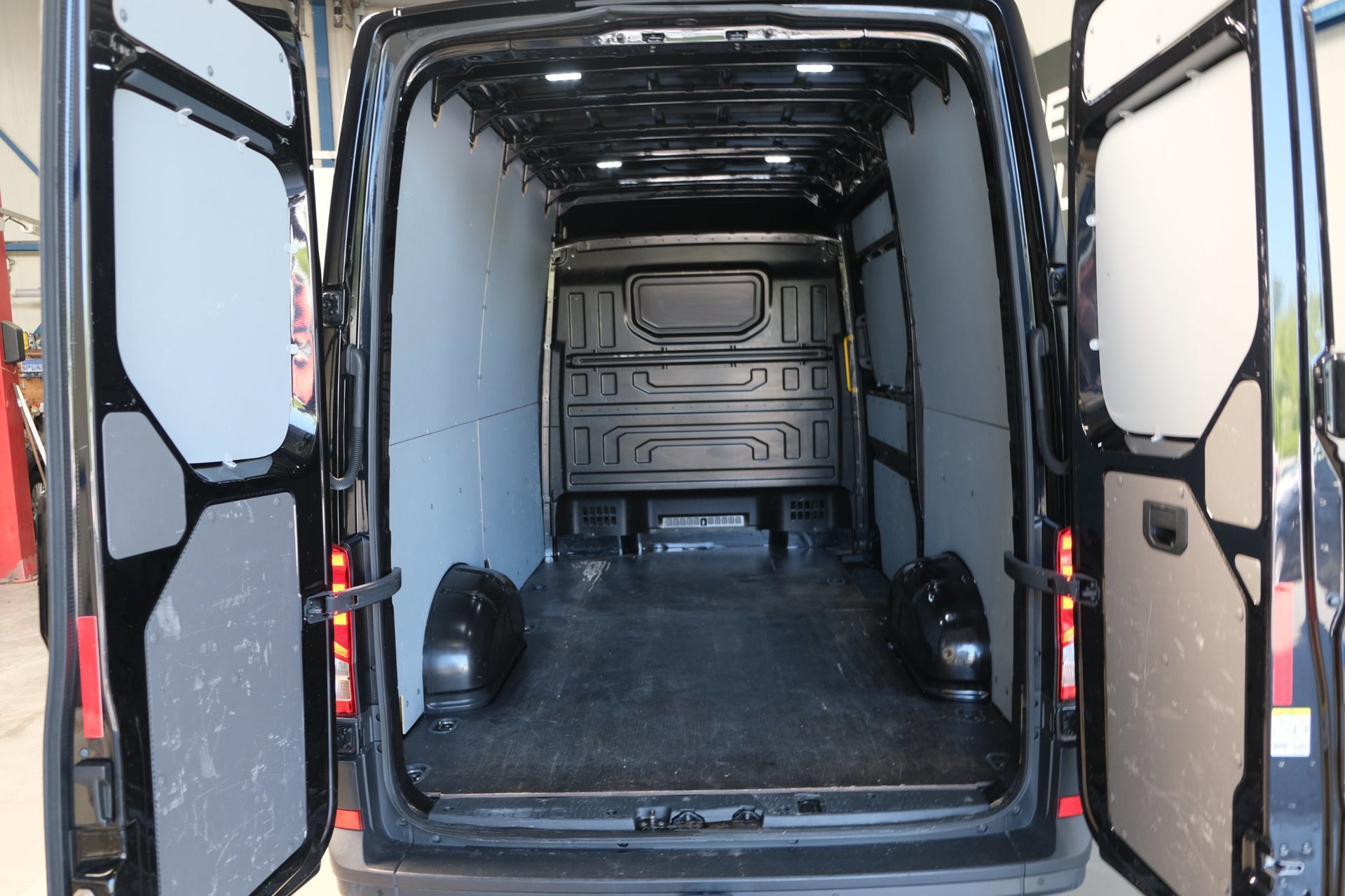 Volkswagen Crafter 35 2.0 TDI L3H3 Highline (2022), foto 12