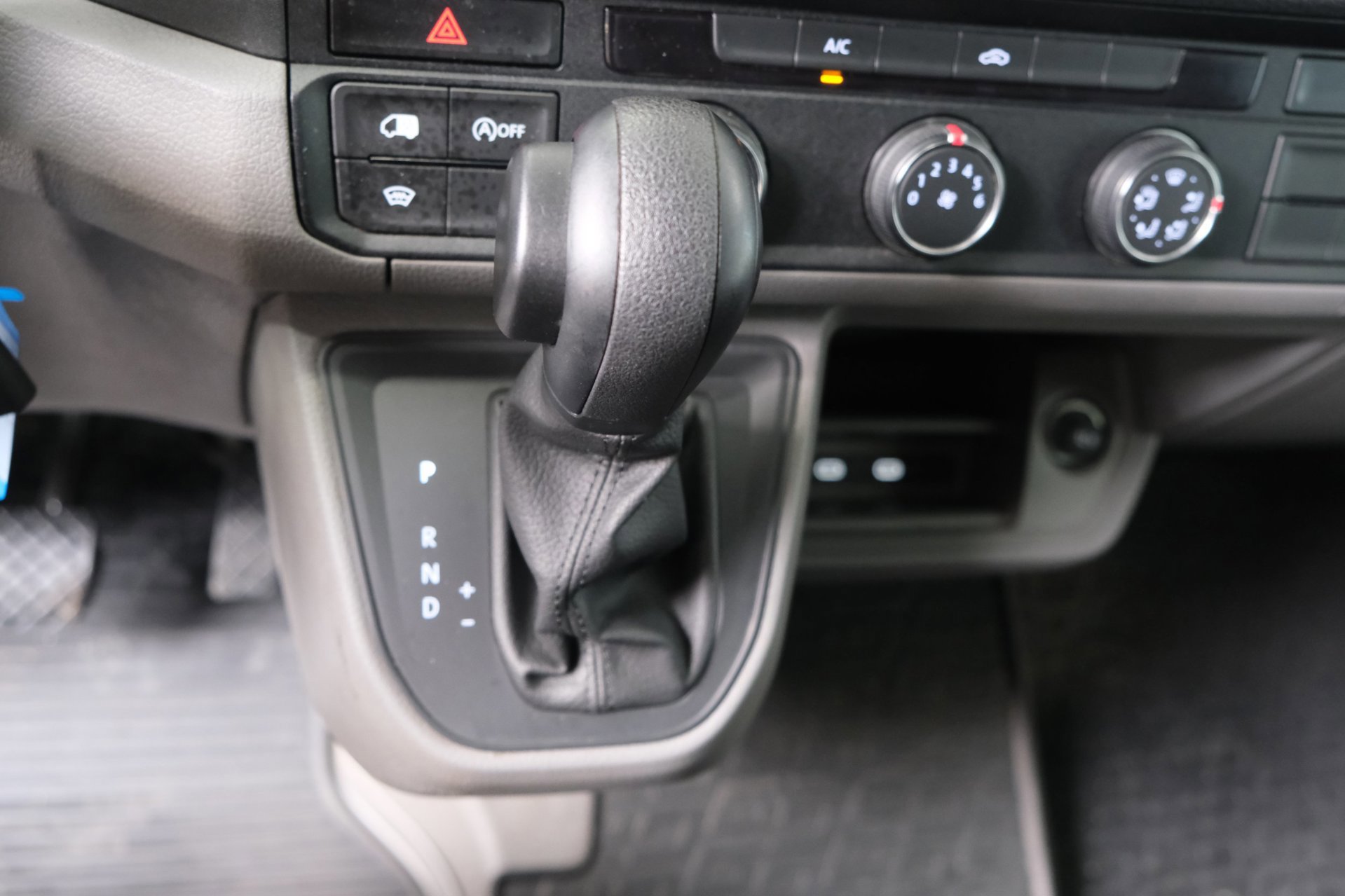 Volkswagen Crafter 35 2.0 TDI L3H3 Highline (2022), foto 24