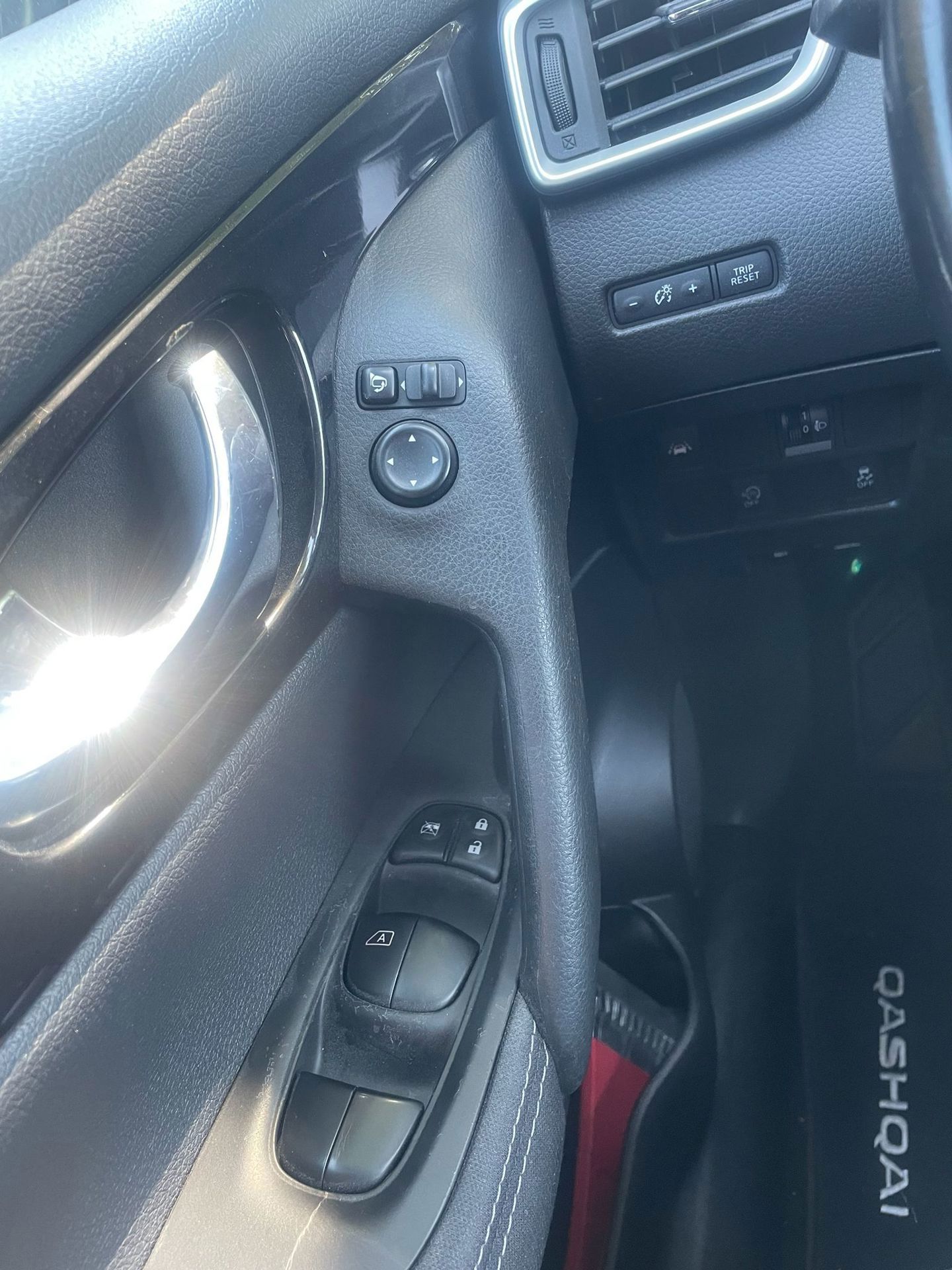 Nissan Qashqai 1.2 N-Vision (2017), foto 17
