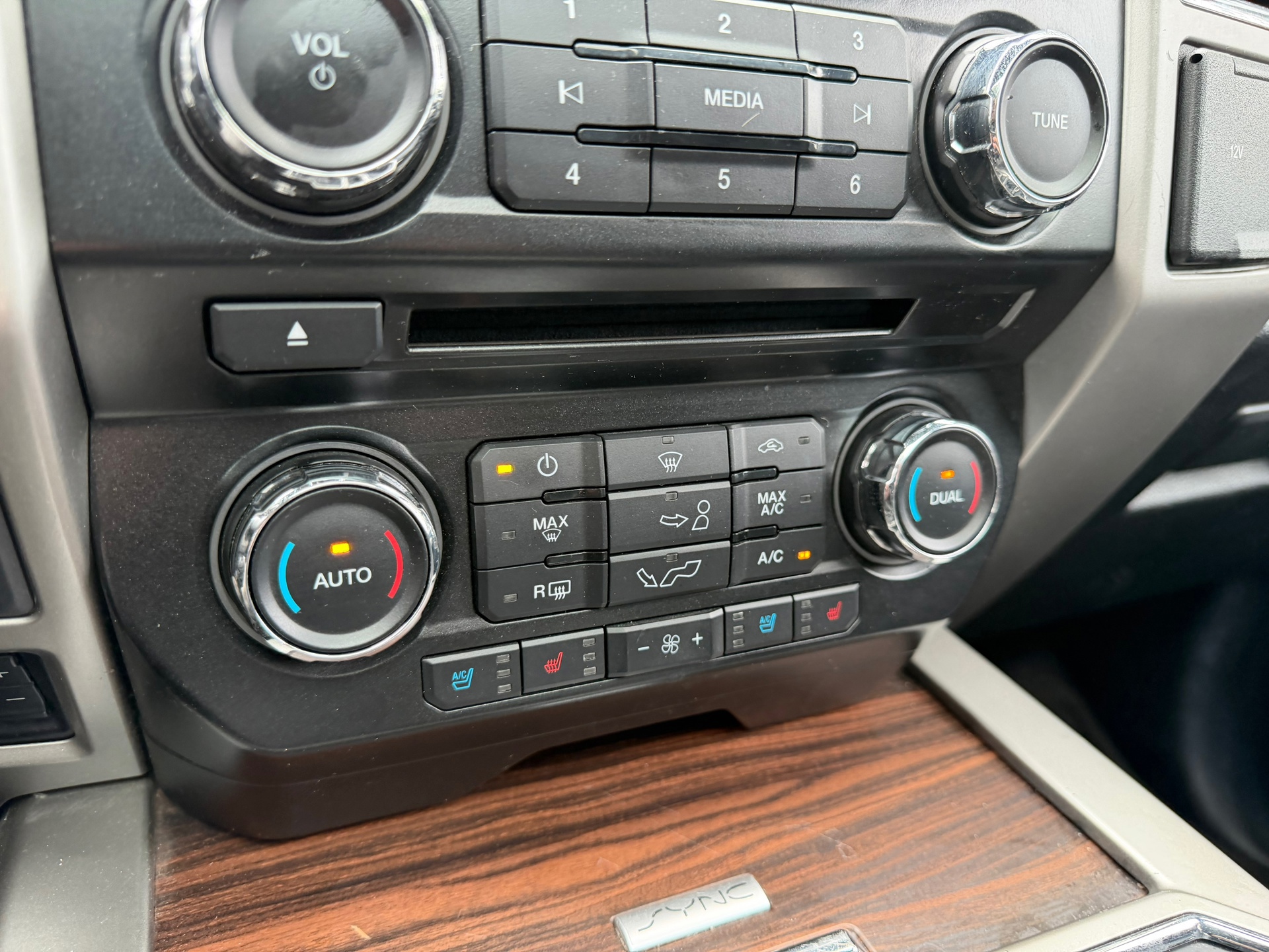 Ford F150 Lariat 3.5 V6 Ecoboost (2016), foto 25