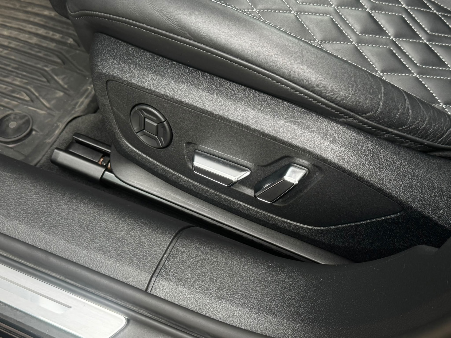 Audi A6 Limousine 55 TFSI e Quattro Competition (2020), foto 24