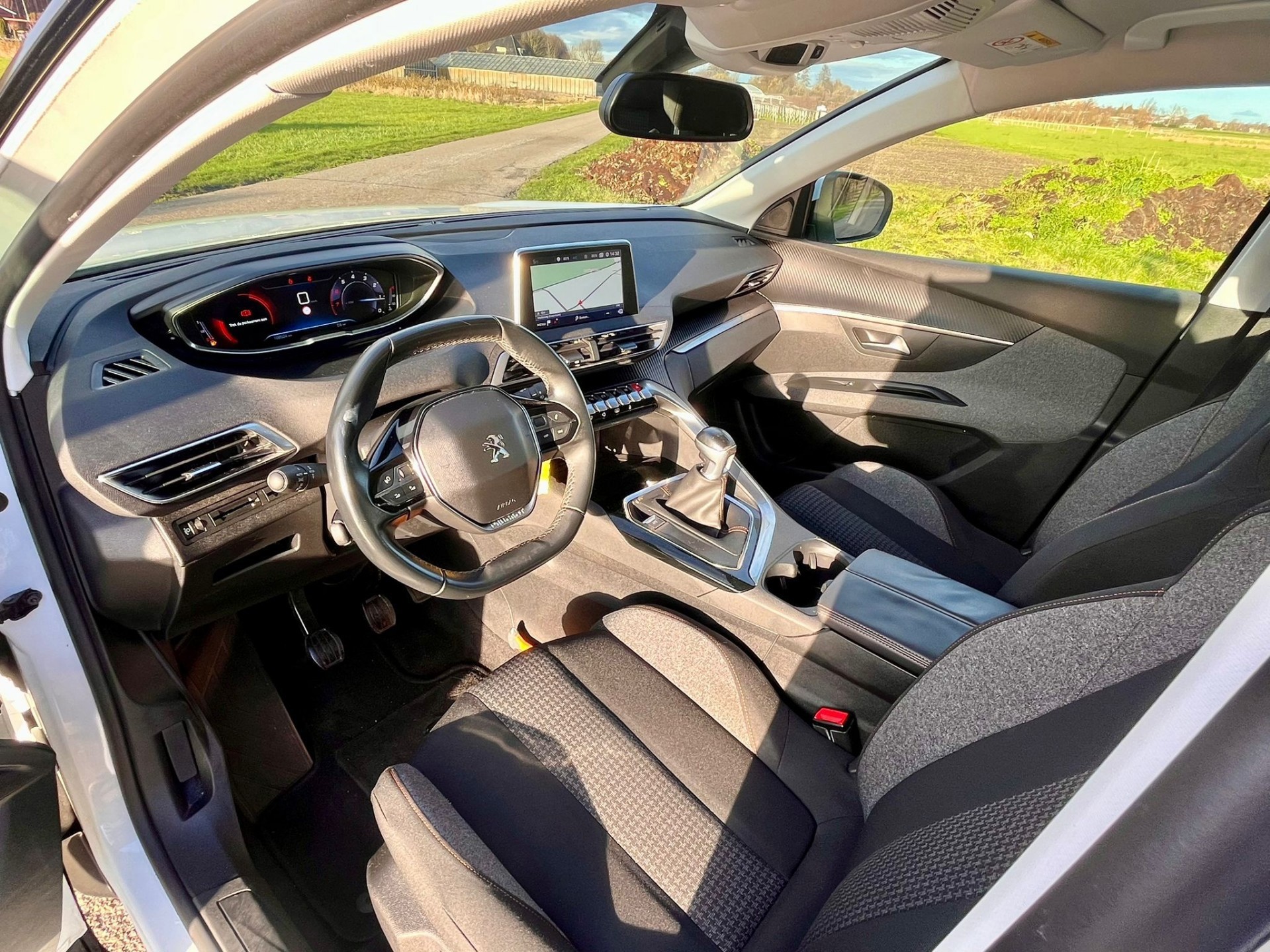 Peugeot 5008 1.2 PureTech Blue Lease Executive 7Pers (2018), foto 16