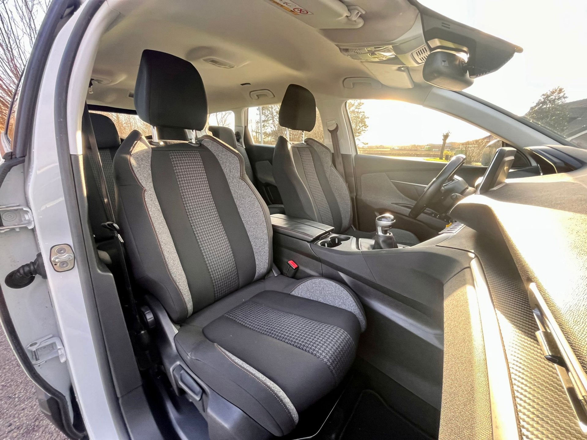 Peugeot 5008 1.2 PureTech Blue Lease Executive 7Pers (2018), foto 6