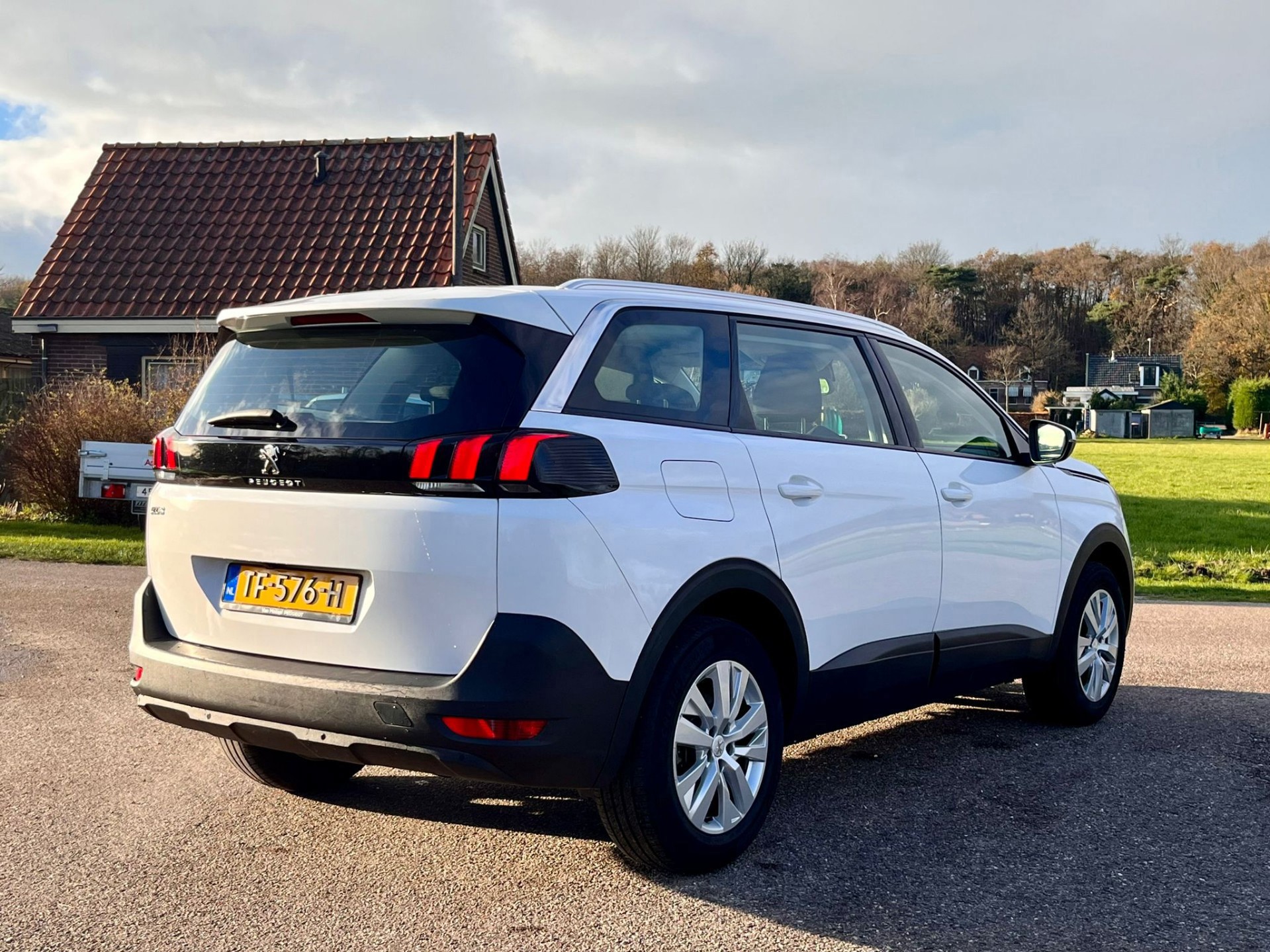 Peugeot 5008 1.2 PureTech Blue Lease Executive 7Pers (2018), foto 9
