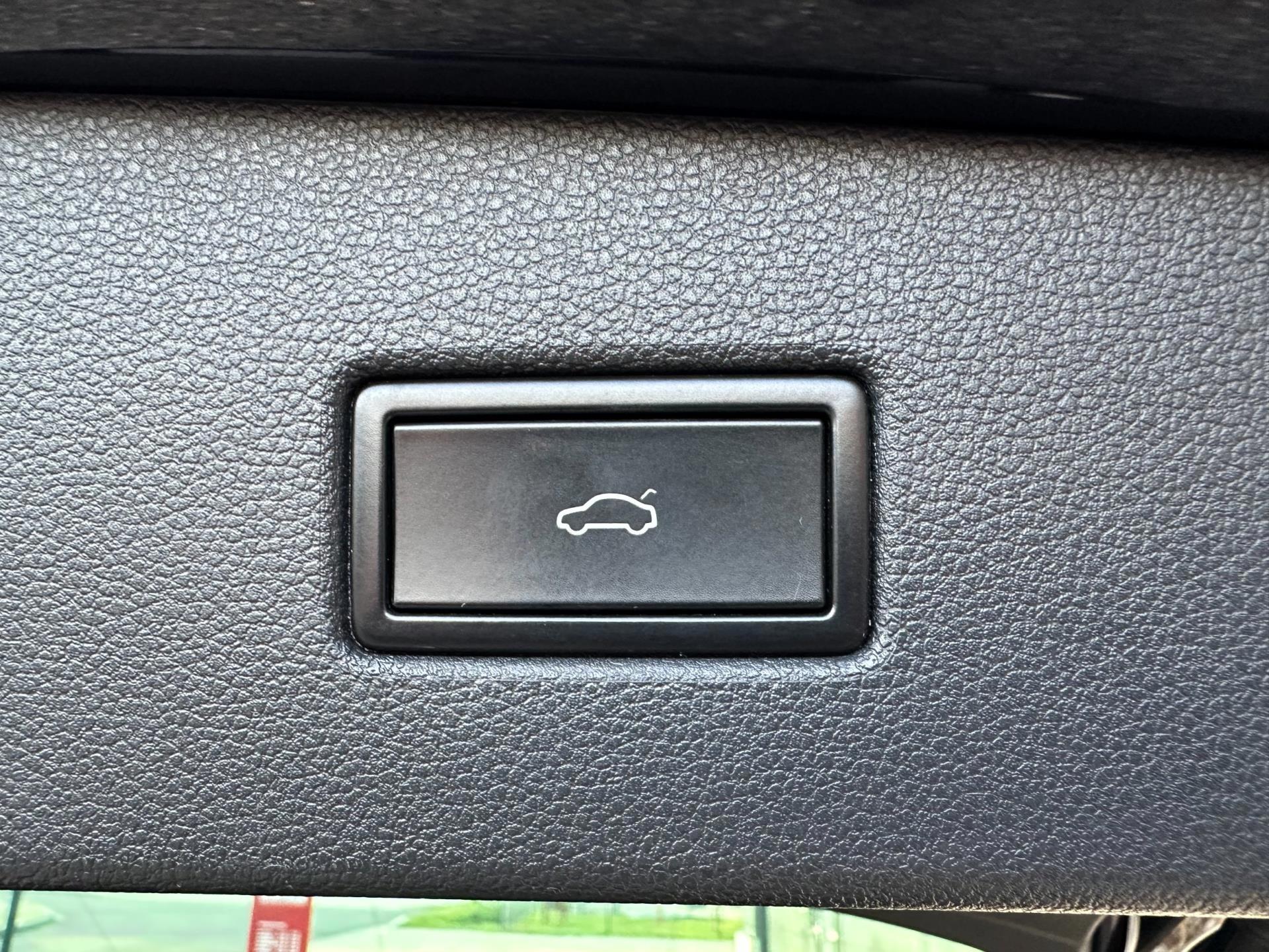 Volkswagen Tiguan 2.0 TSI 4Motion R-Line Panodak (2018), foto 12