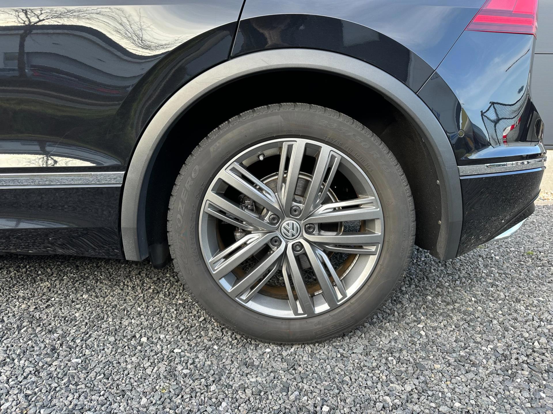 Volkswagen Tiguan 2.0 TSI 4Motion R-Line Panodak (2018), foto 14