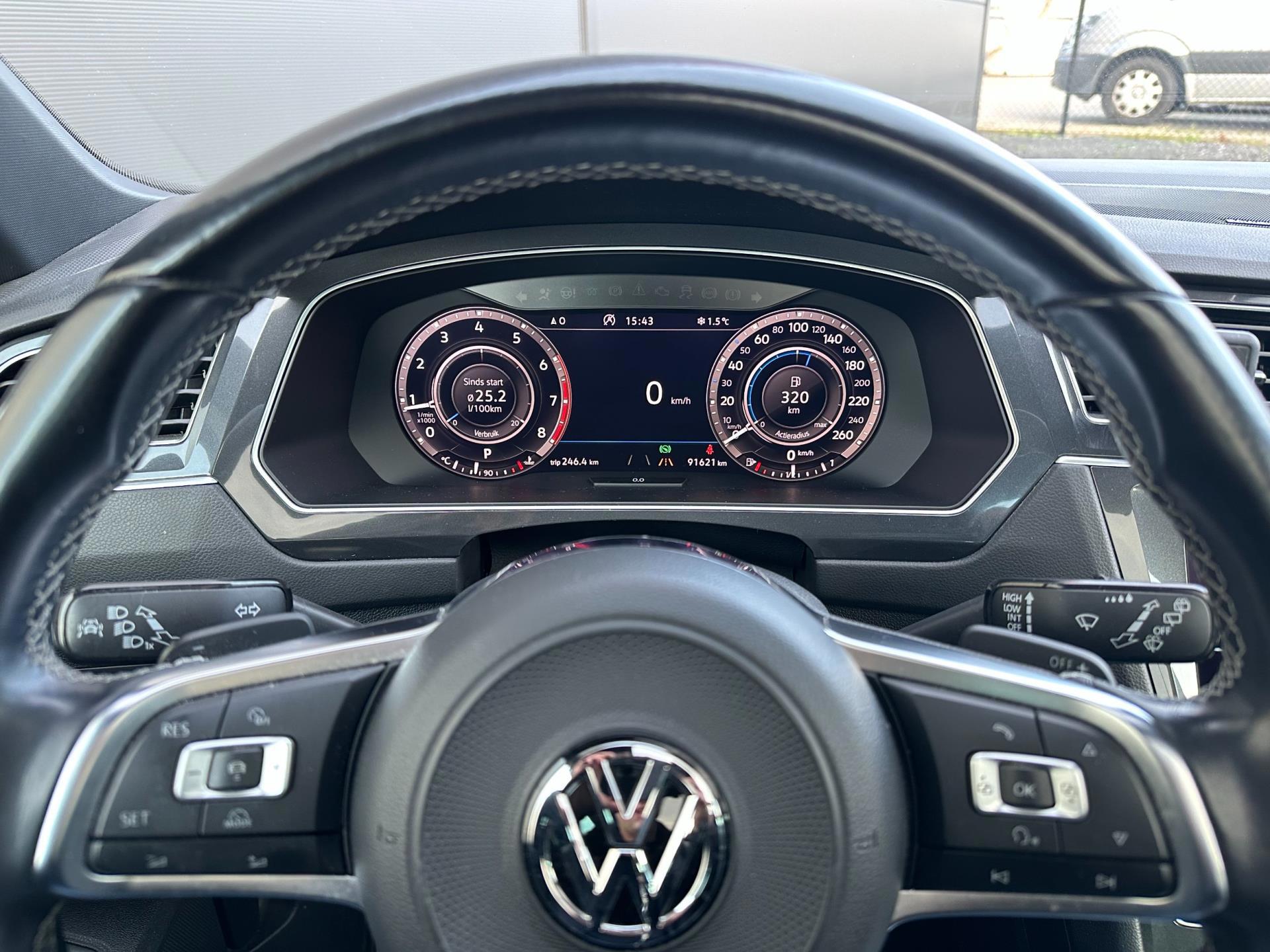 Volkswagen Tiguan 2.0 TSI 4Motion R-Line Panodak (2018), foto 19