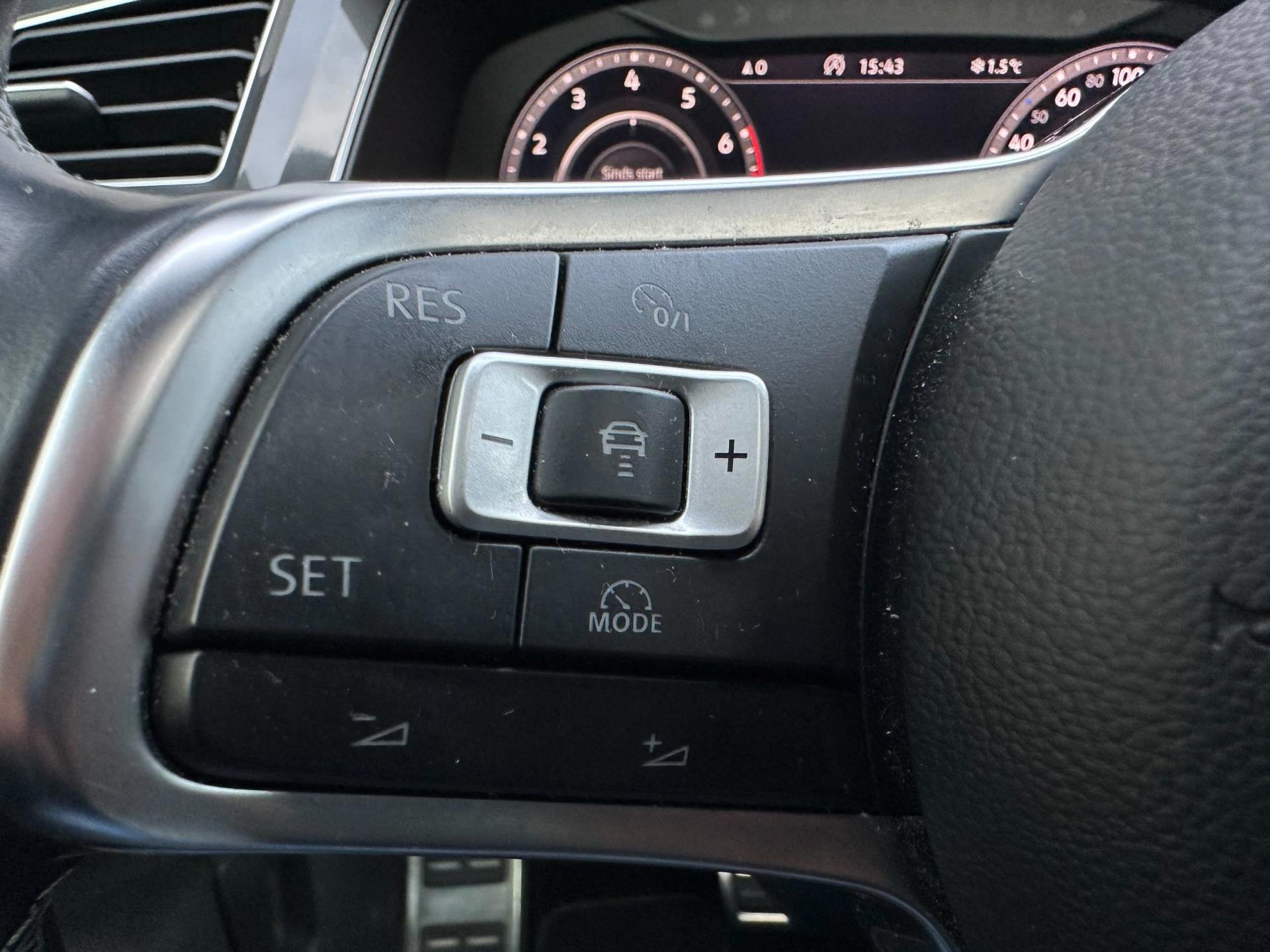 Volkswagen Tiguan 2.0 TSI 4Motion R-Line Panodak (2018), foto 20