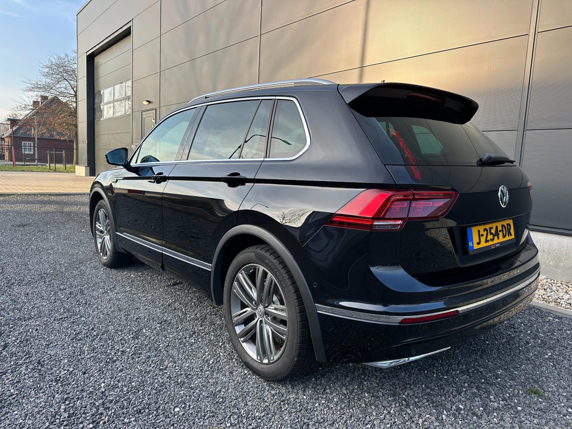 Volkswagen Tiguan 2.0 TSI 4Motion R-Line Panodak (2018), foto 4