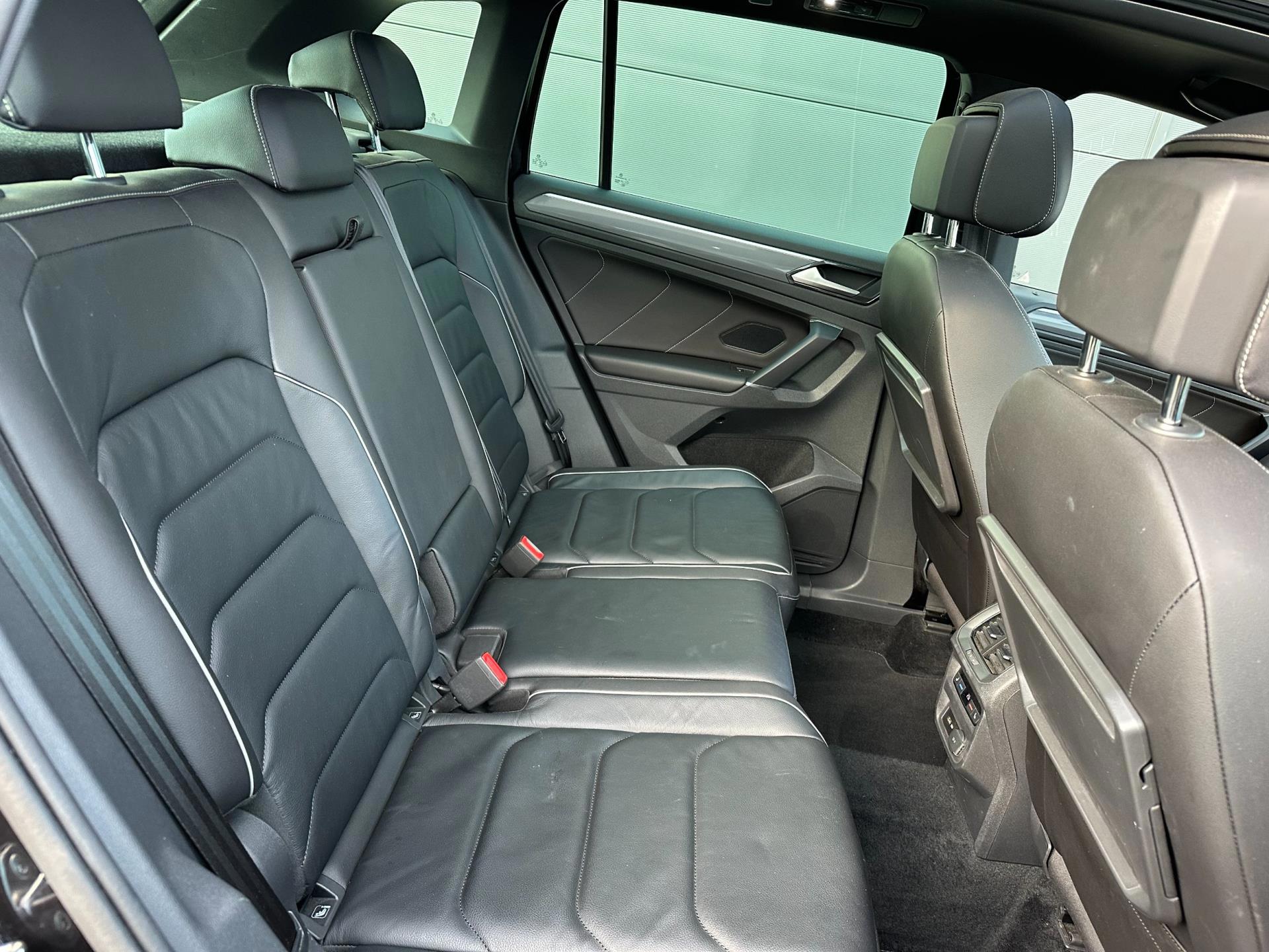 Volkswagen Tiguan 2.0 TSI 4Motion R-Line Panodak (2018), foto 31