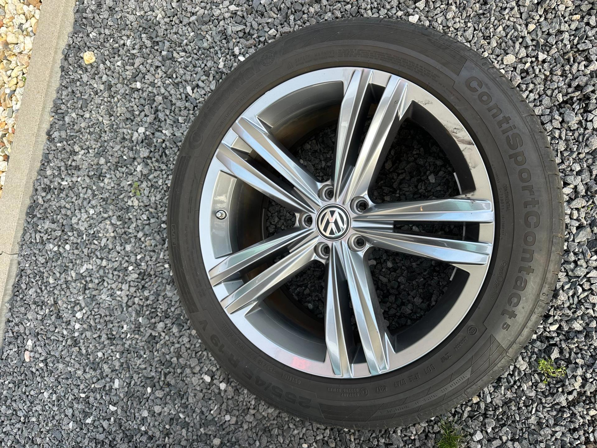 Volkswagen Tiguan 2.0 TSI 4Motion R-Line Panodak (2018), foto 33