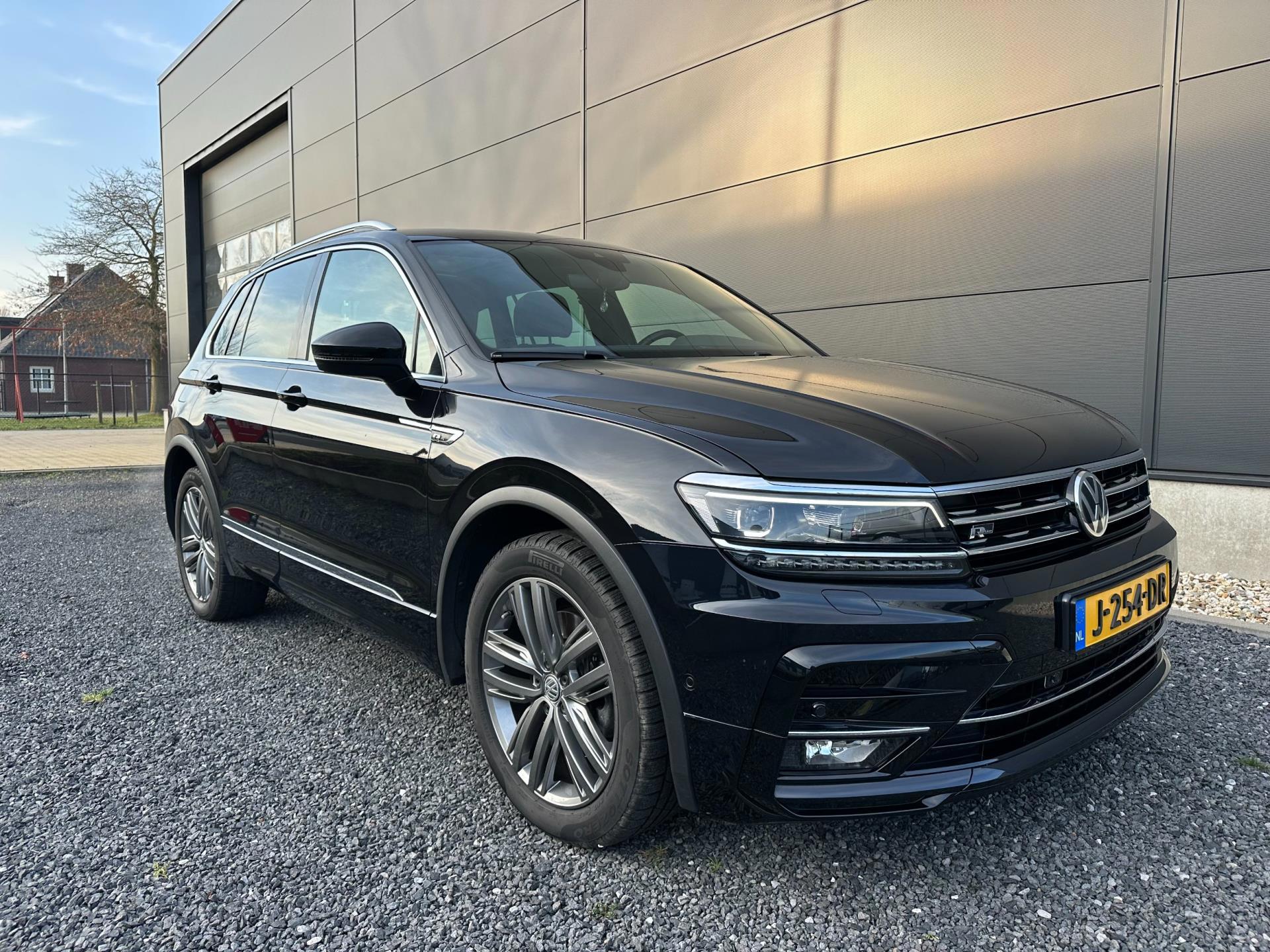 Volkswagen Tiguan 2.0 TSI 4Motion R-Line Panodak (2018), foto 8
