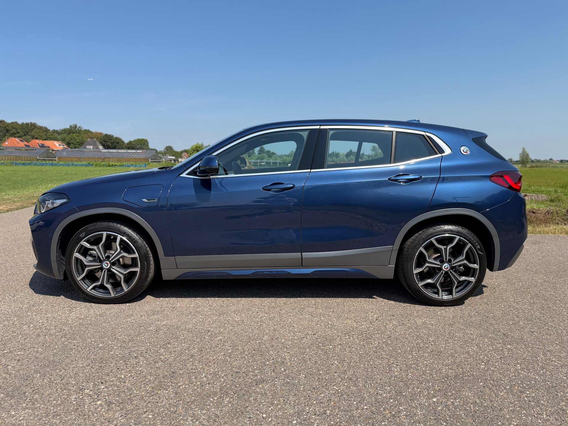 BMW X2 XDrive25e High Executive (2022), foto 2
