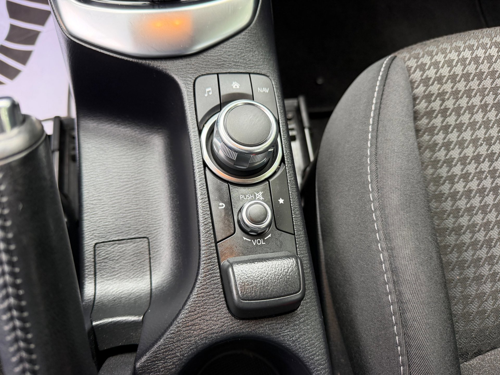 Mazda 2 1.5 Skyactiv-G GT-M (2018), foto 76