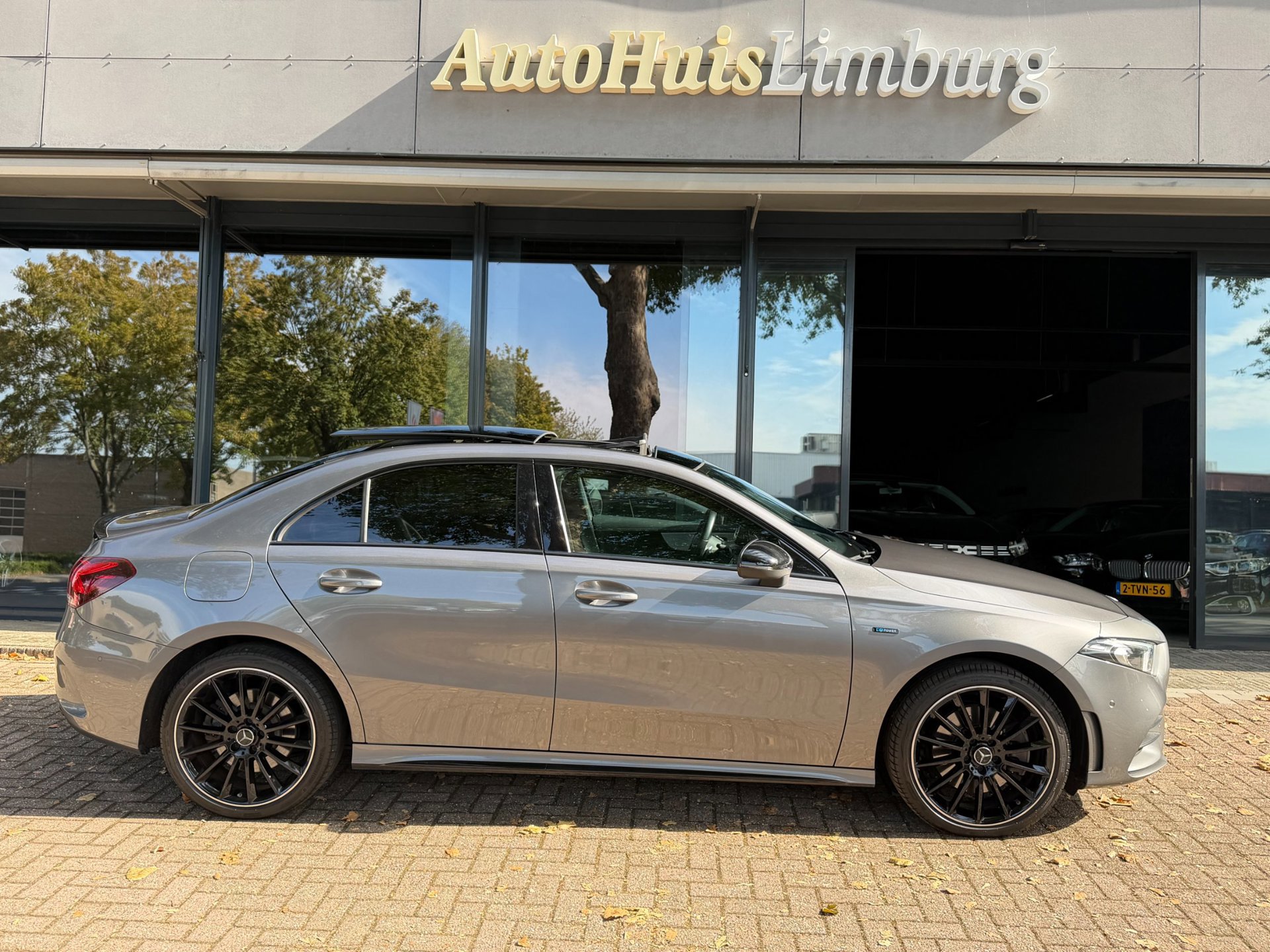 Mercedes-Benz A-klasse 250 e Premium (2020), foto 2