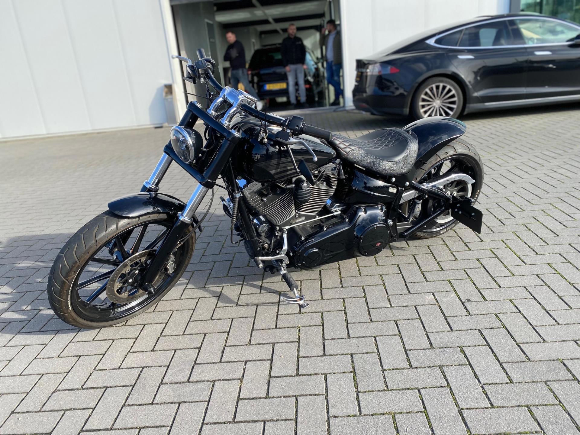 Harley Davidson Chopper 103 FXSB Softail Breakout Custom Thunderbike 2016 (2016), foto 2