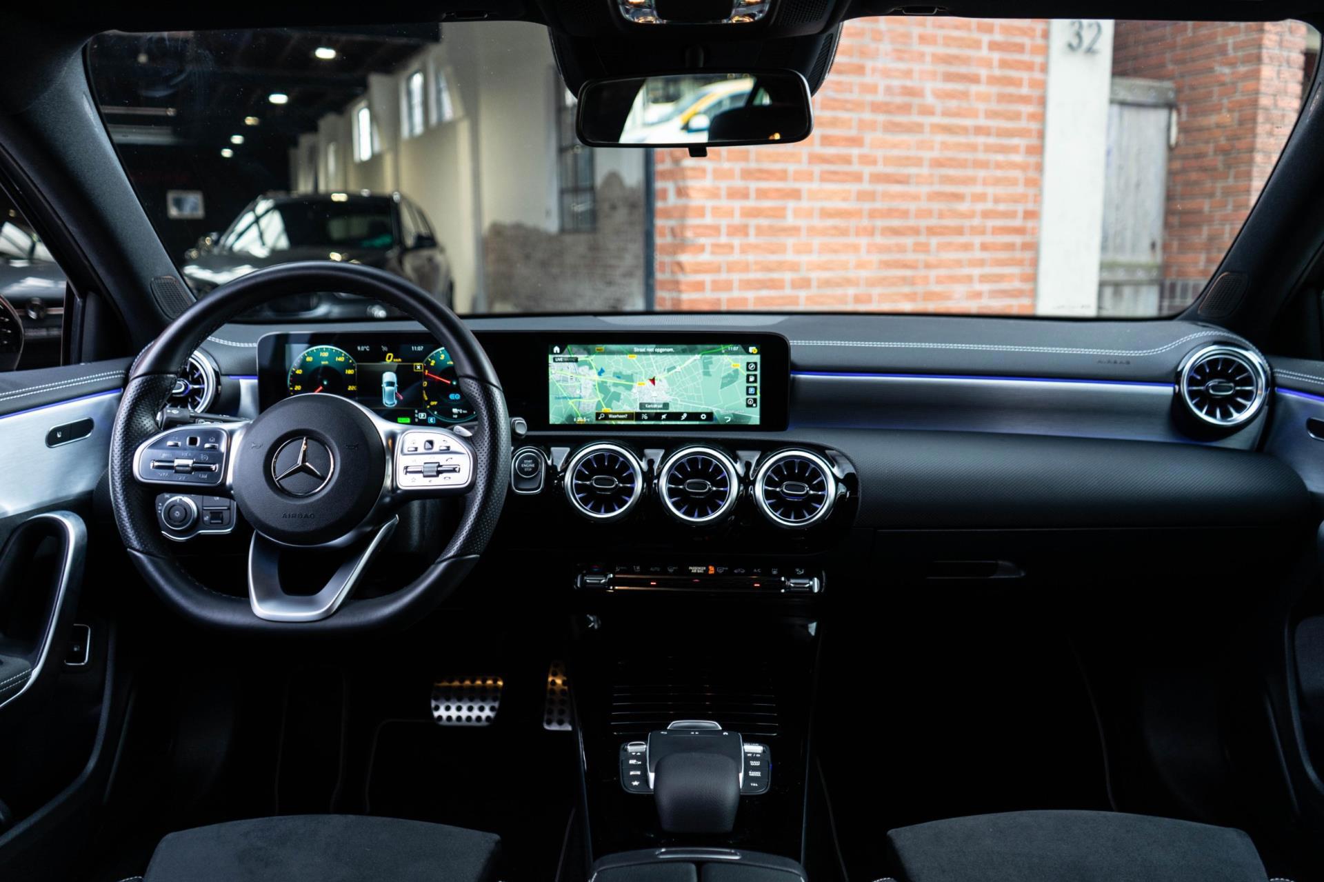 Mercedes-Benz A-klasse 250 e AMG Night edition AMBILED (2021), foto 13