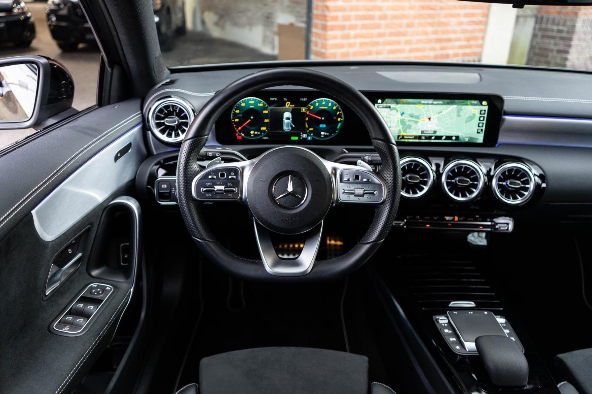 Mercedes-Benz A-klasse 250 e AMG Night edition AMBILED (2021), foto 15