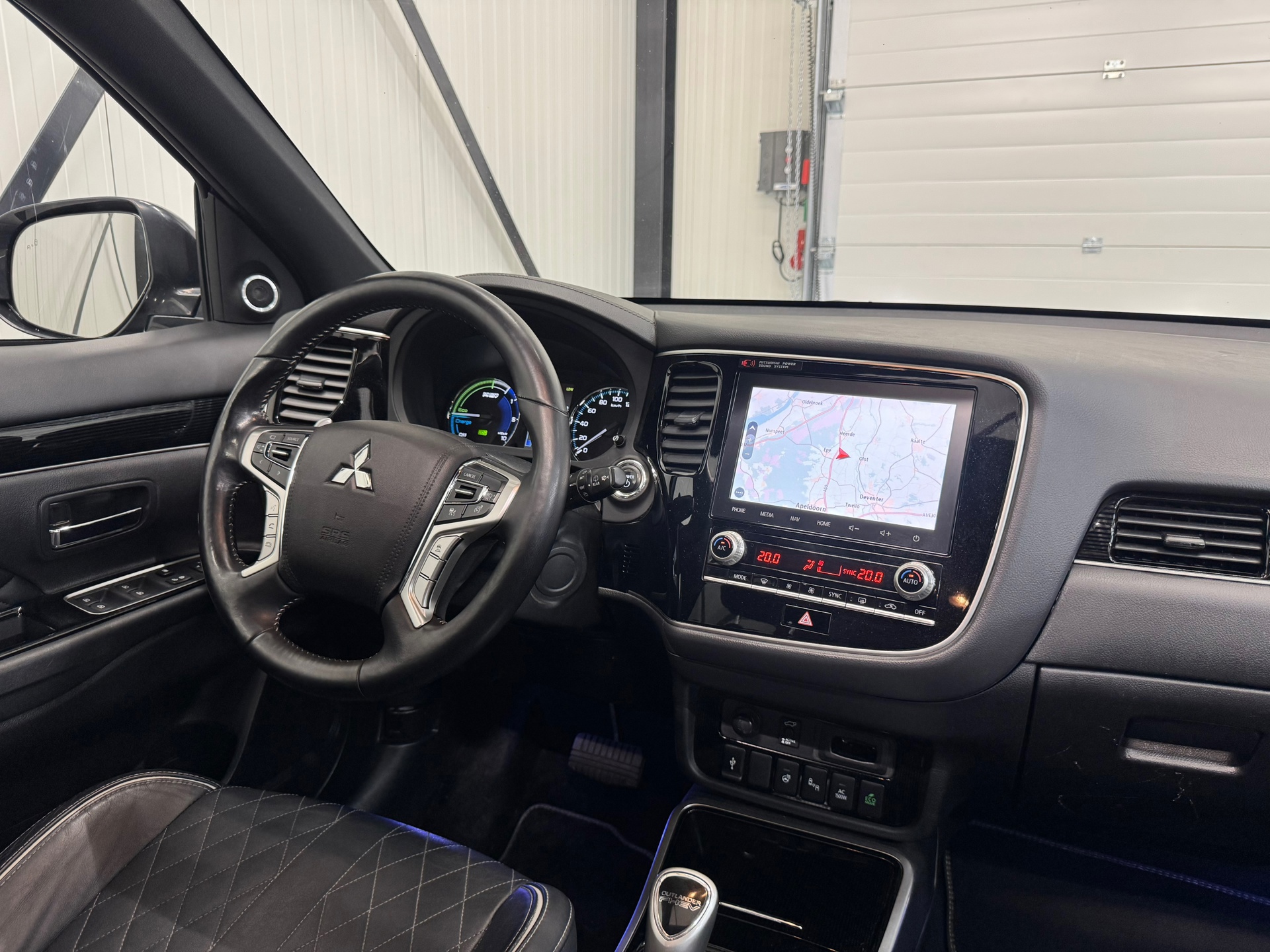 Mitsubishi Outlander 2.4 PHEV Instyle (2020), foto 6