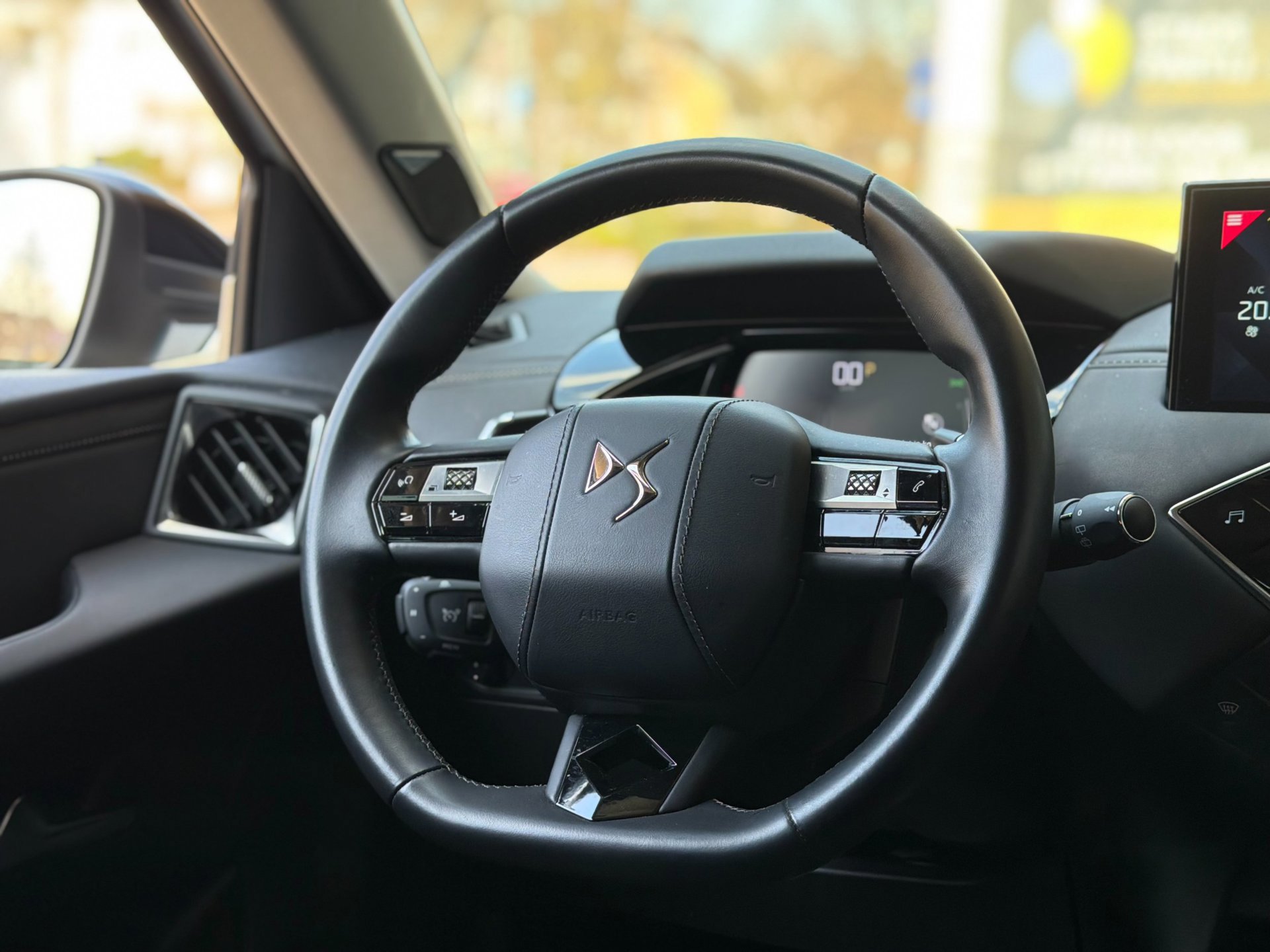 DS 3 Crossback 1.2 PureTech Louvre (2022), foto 8