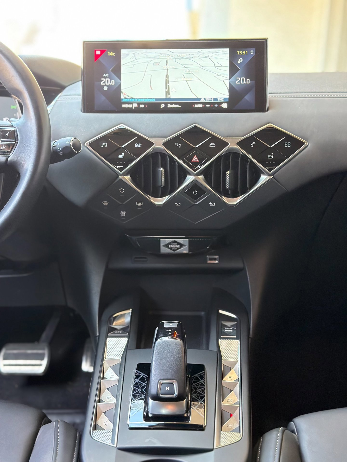DS 3 Crossback 1.2 PureTech Louvre (2022), foto 9