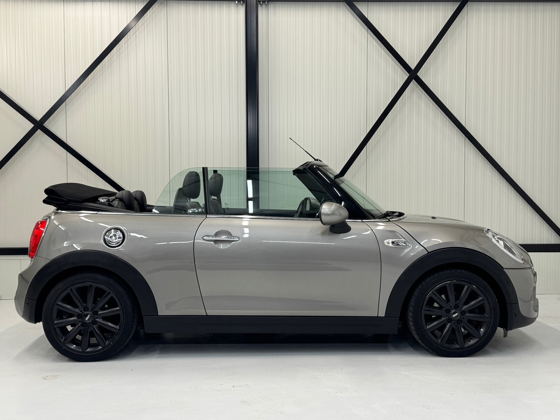 Mini Cabrio 2.0 Cooper S Chili Serious Business (2016), foto 11
