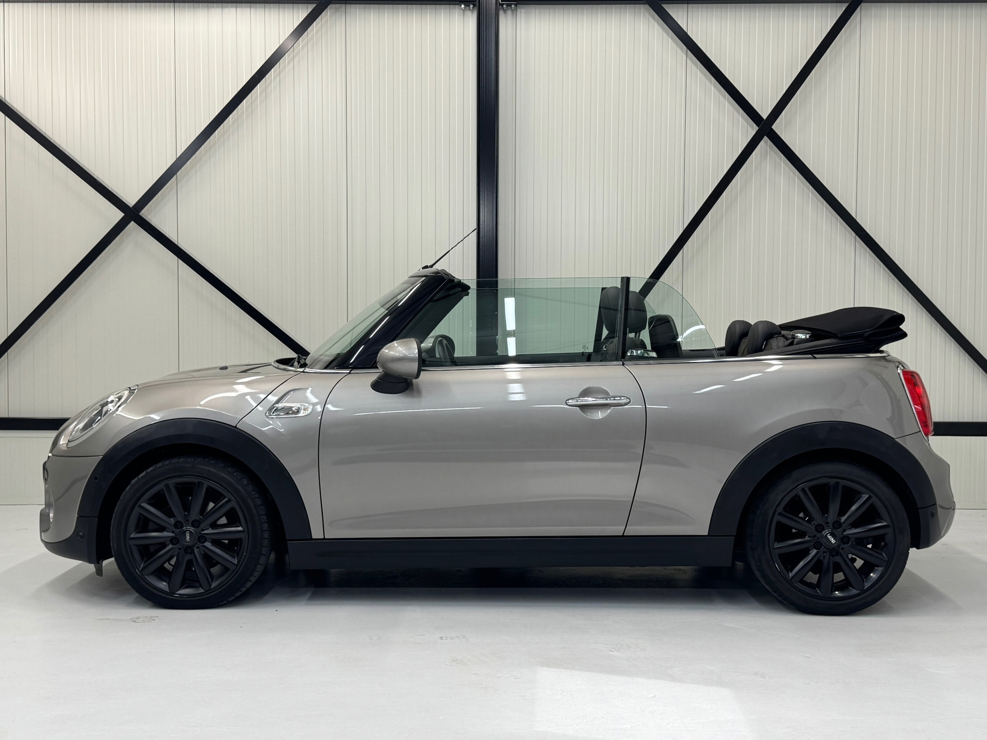 Mini Cabrio 2.0 Cooper S Chili Serious Business (2016), foto 12
