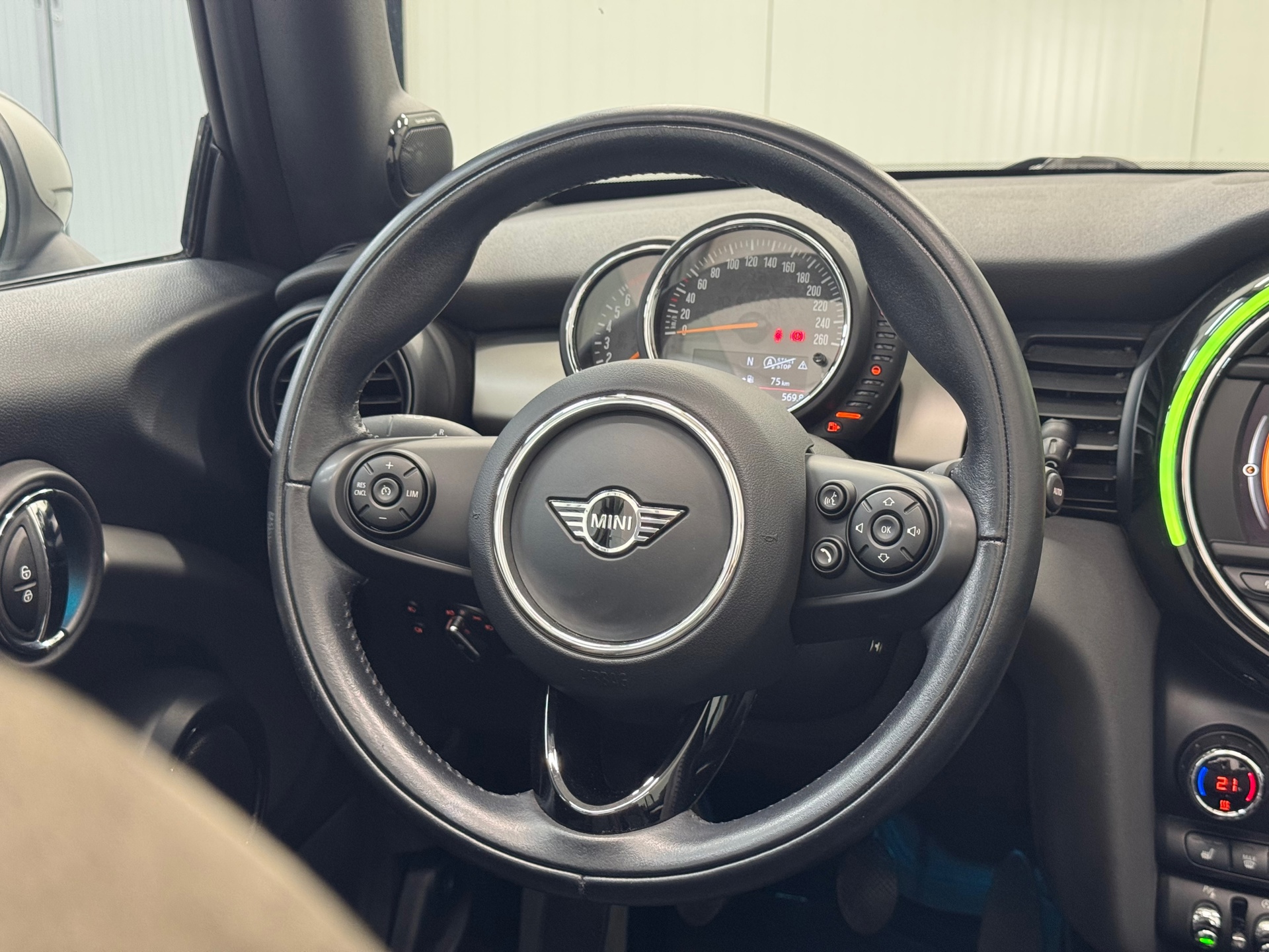 Mini Cabrio 2.0 Cooper S Chili Serious Business (2016), foto 14
