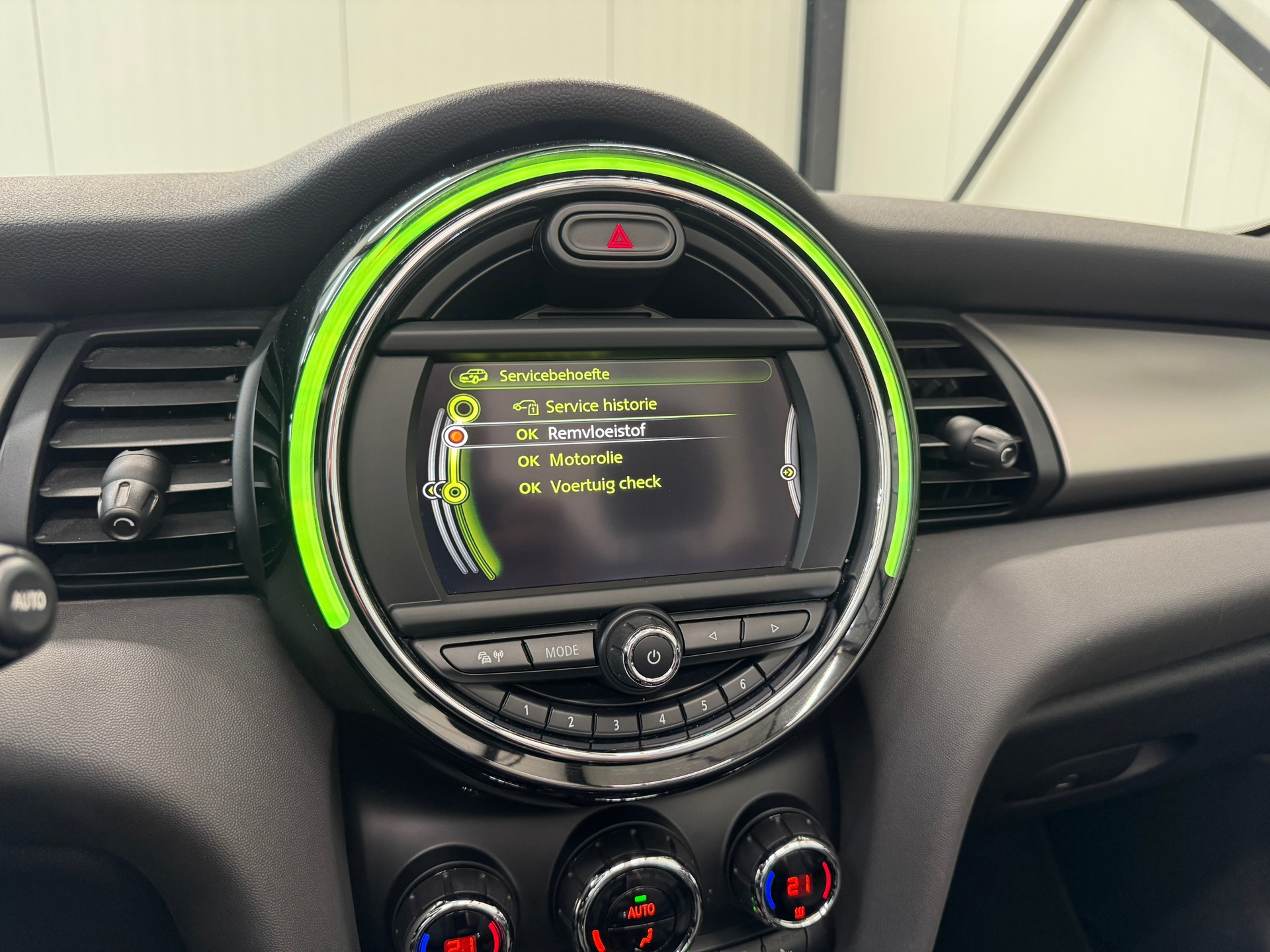 Mini Cabrio 2.0 Cooper S Chili Serious Business (2016), foto 19