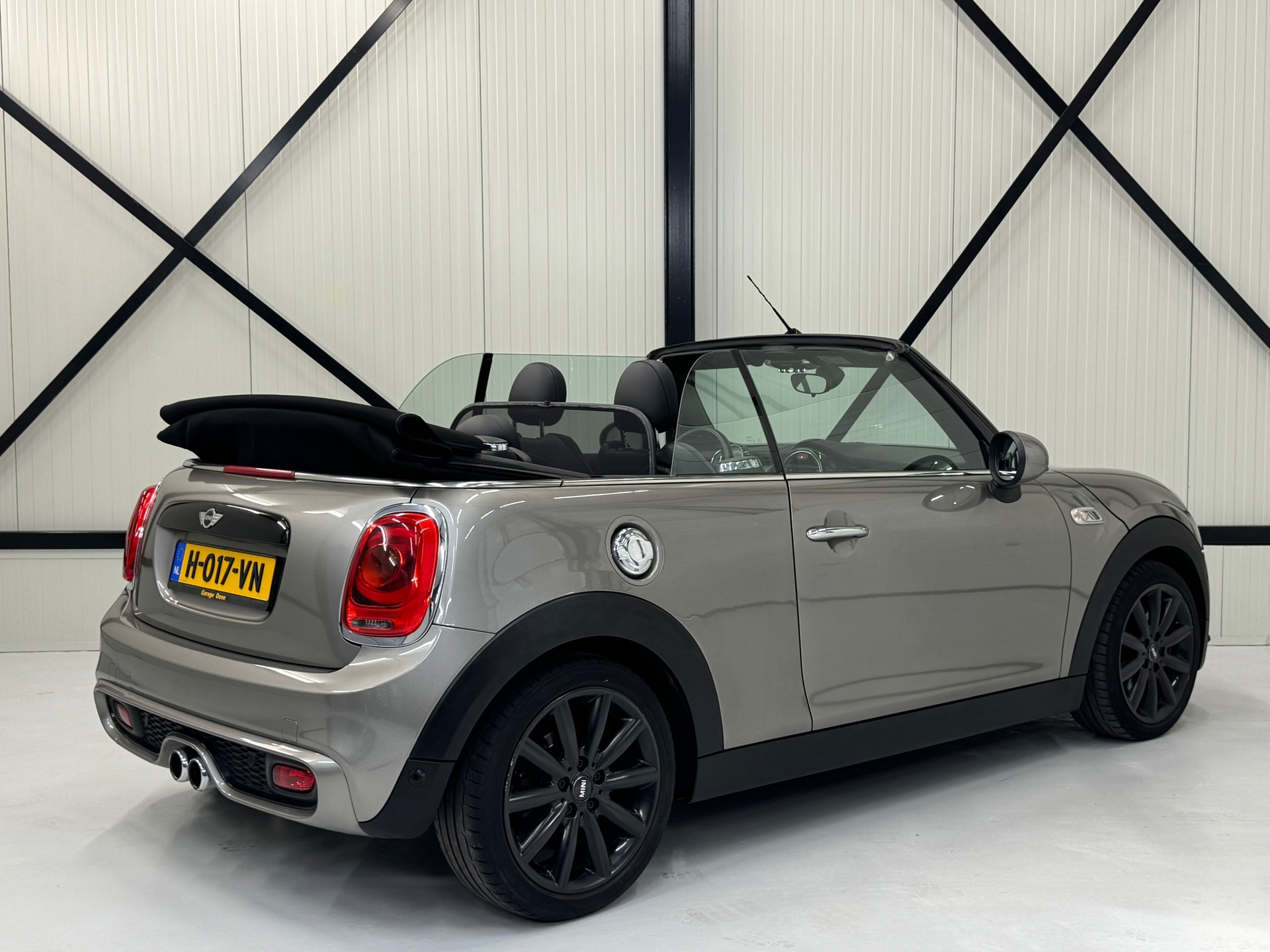 Mini Cabrio 2.0 Cooper S Chili Serious Business (2016), foto 3