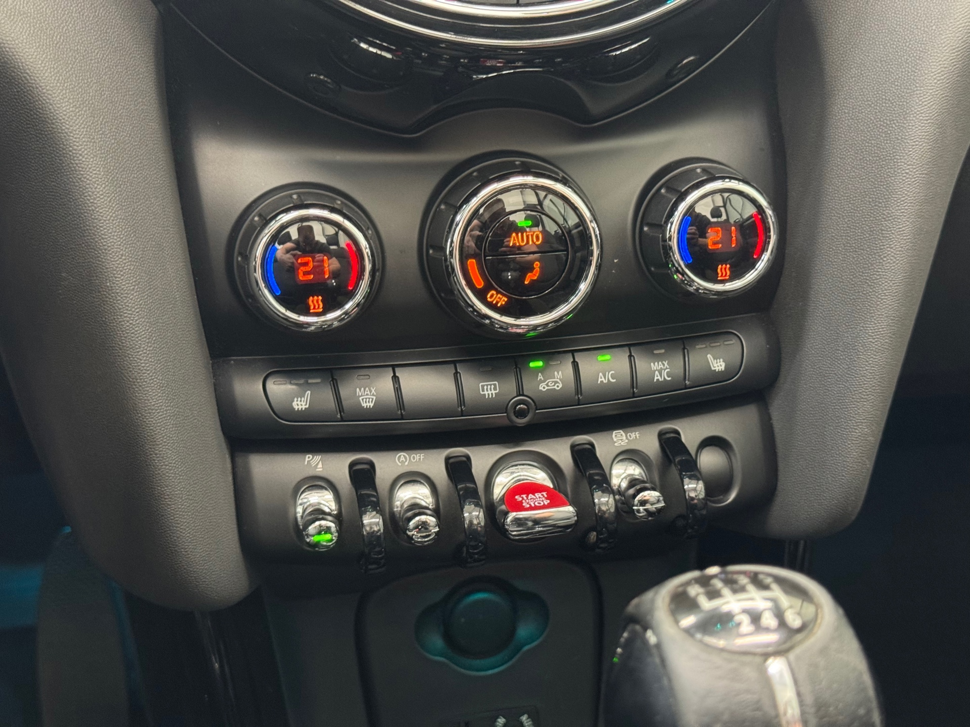 Mini Cabrio 2.0 Cooper S Chili Serious Business (2016), foto 22