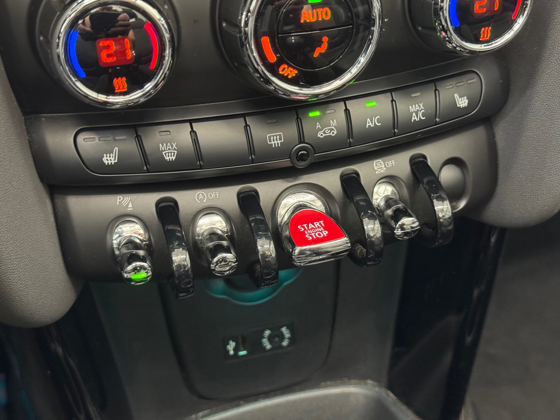 Mini Cabrio 2.0 Cooper S Chili Serious Business (2016), foto 23