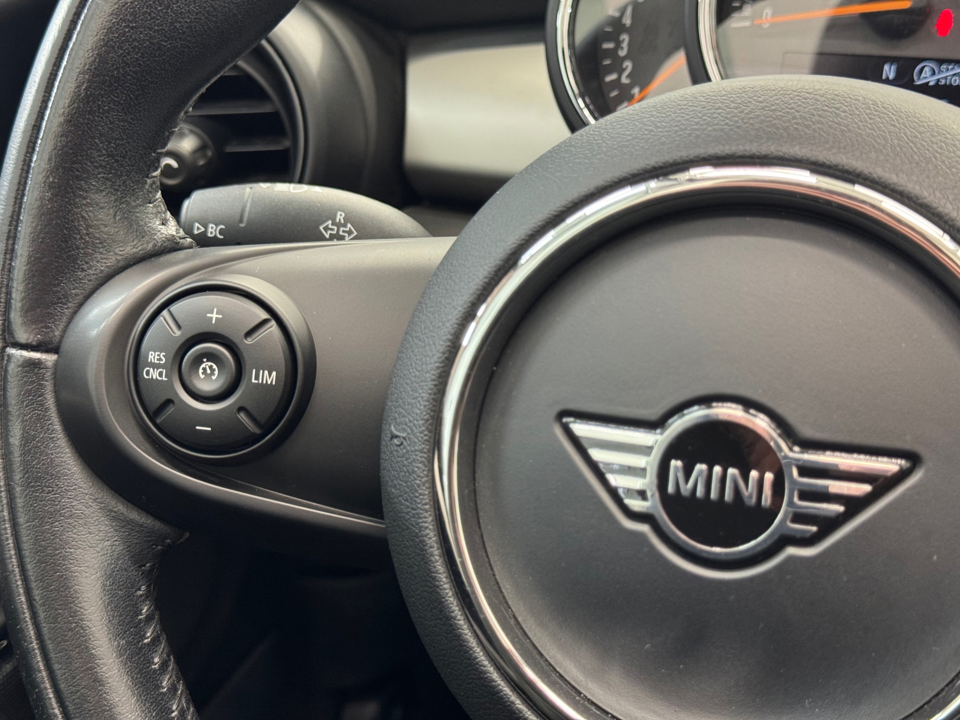 Mini Cabrio 2.0 Cooper S Chili Serious Business (2016), foto 29
