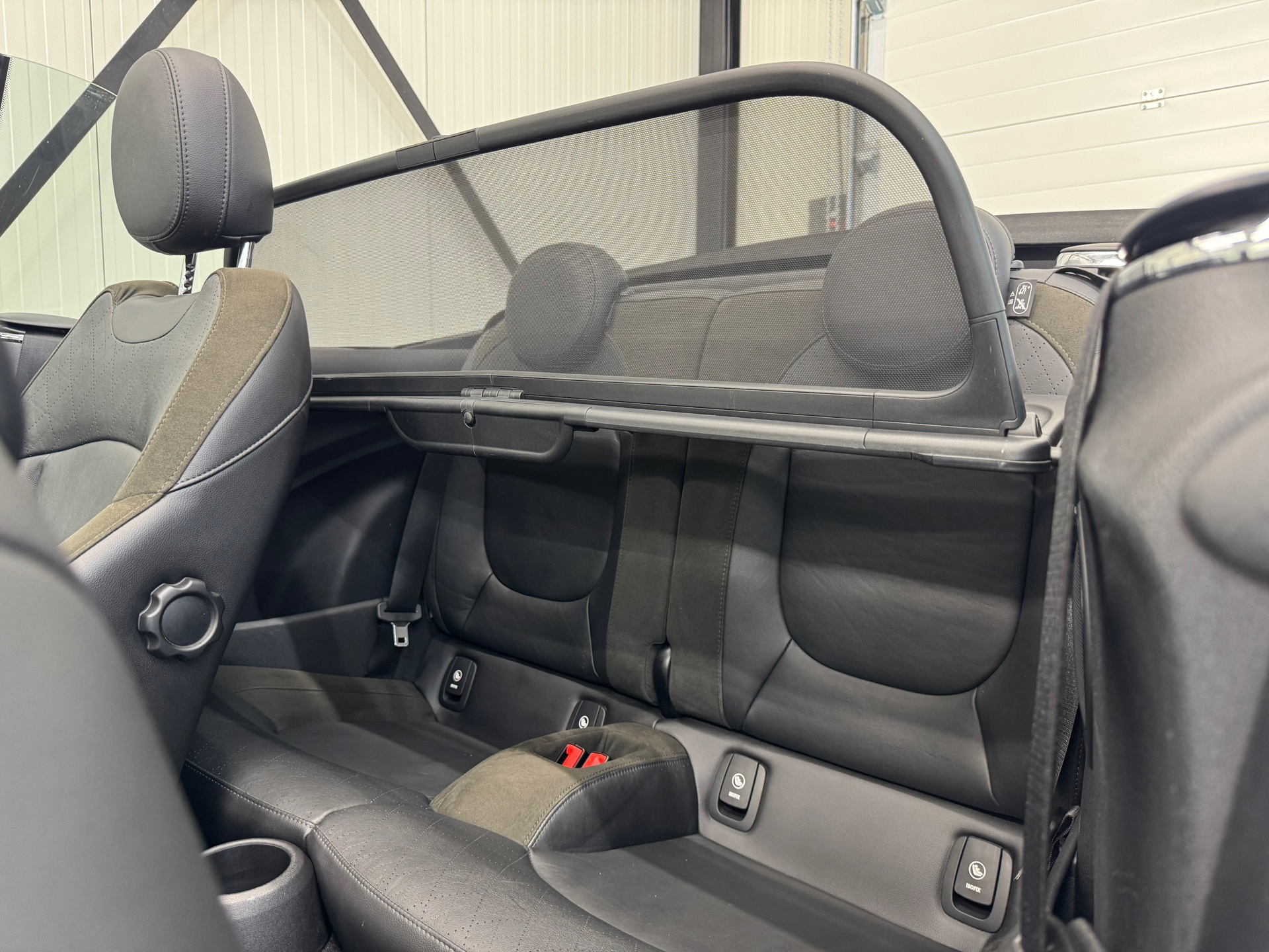 Mini Cabrio 2.0 Cooper S Chili Serious Business (2016), foto 37