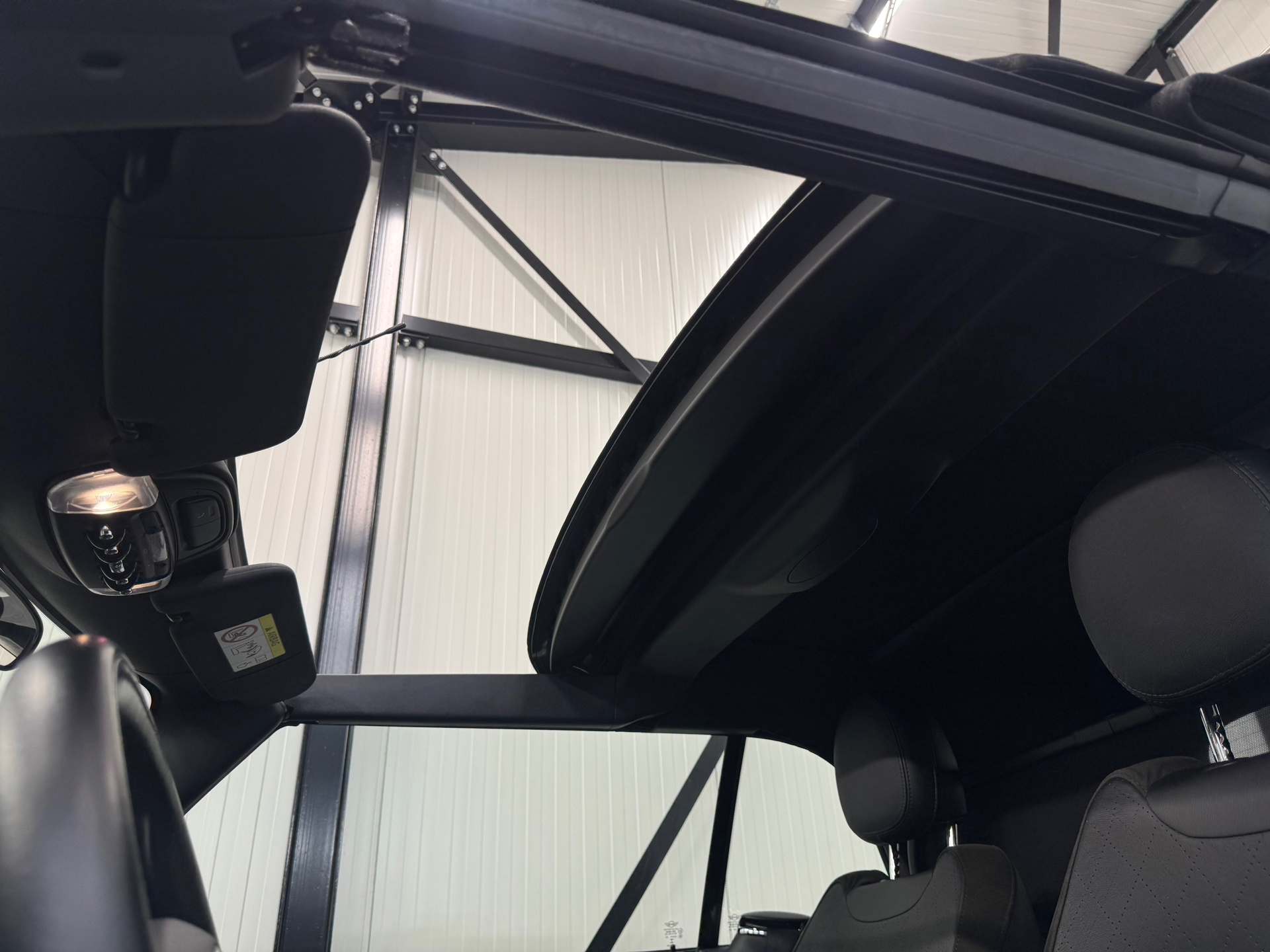 Mini Cabrio 2.0 Cooper S Chili Serious Business (2016), foto 40