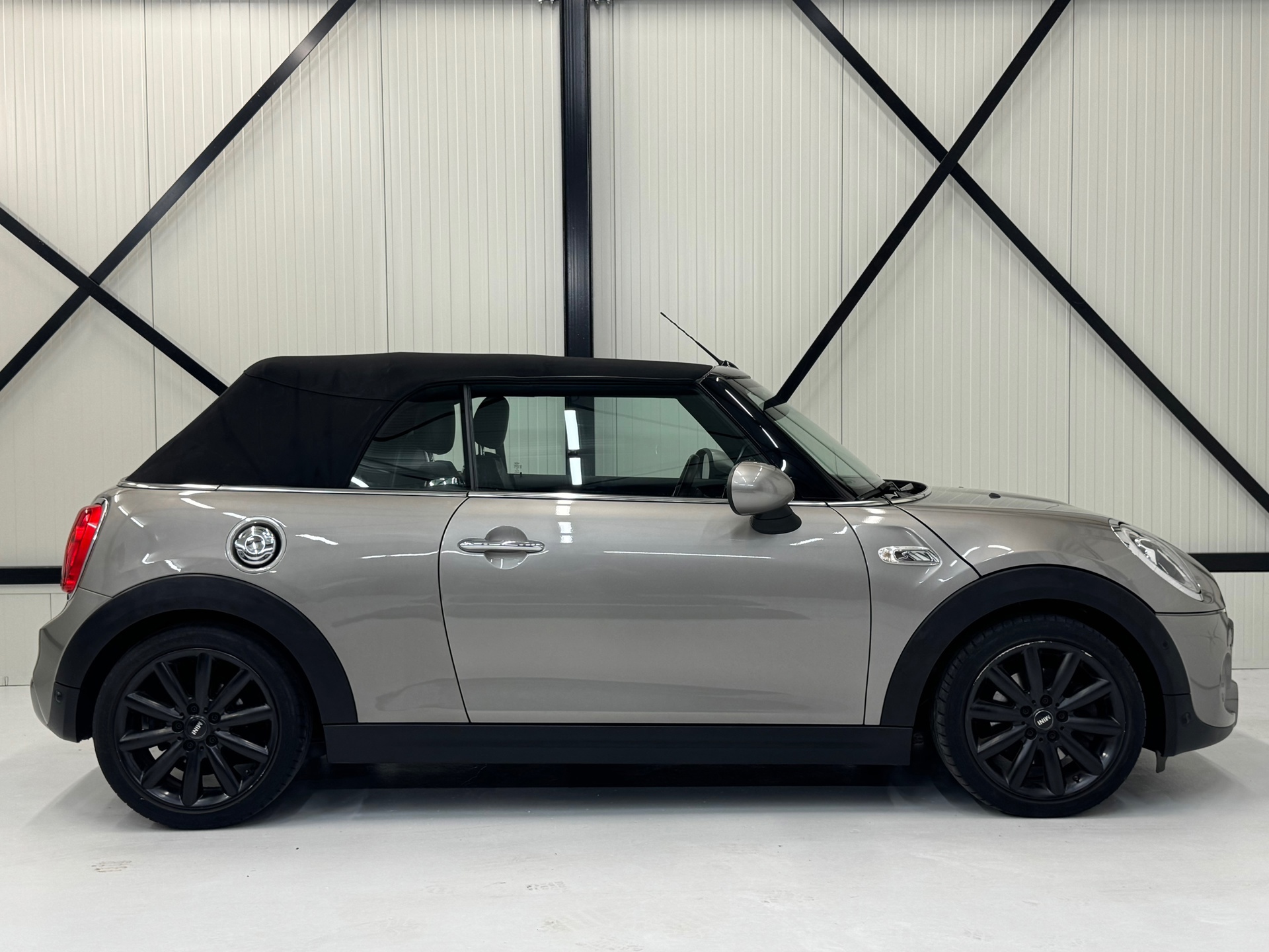 Mini Cabrio 2.0 Cooper S Chili Serious Business (2016), foto 10