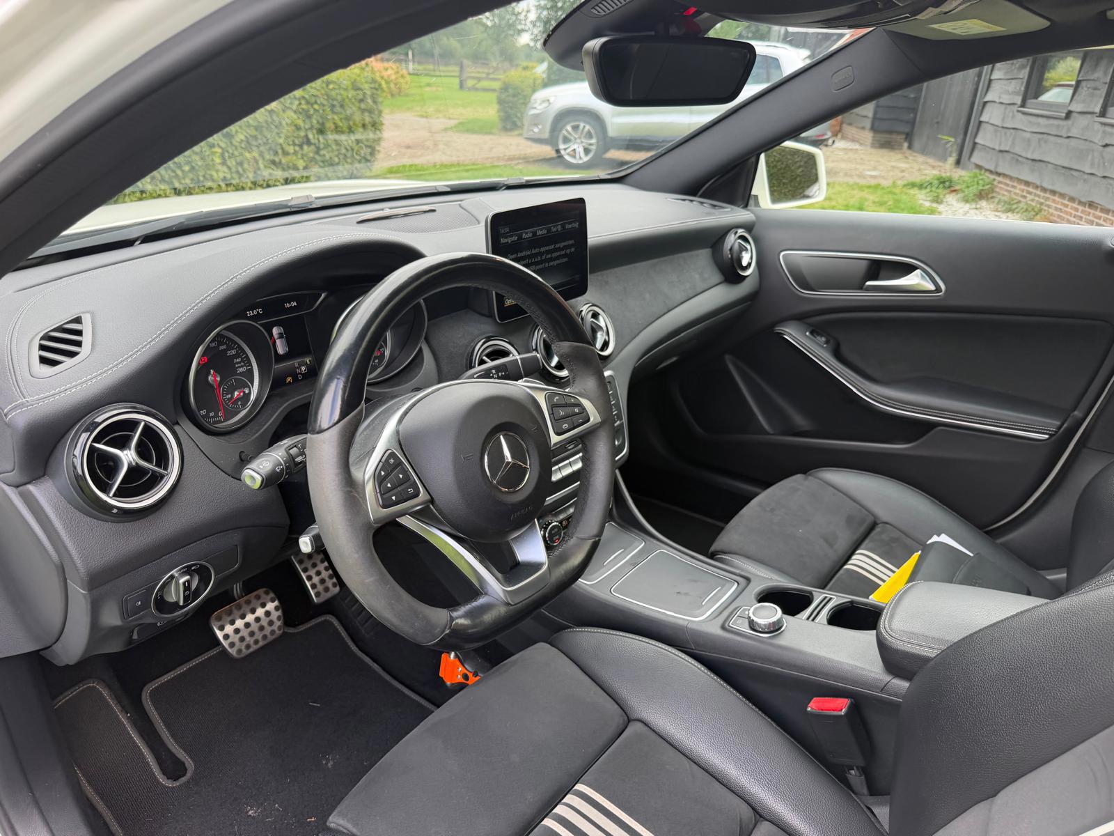 Mercedes-Benz GLA-klasse 180 Business Solution AMG-Camera (2017), foto 17