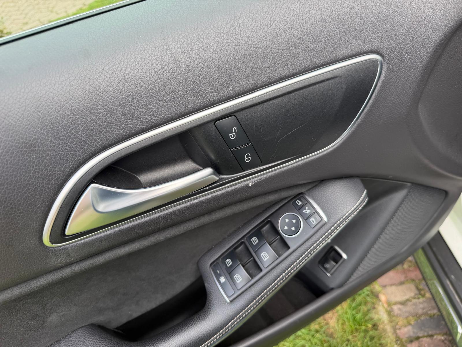 Mercedes-Benz GLA-klasse 180 Business Solution AMG-Camera (2017), foto 21