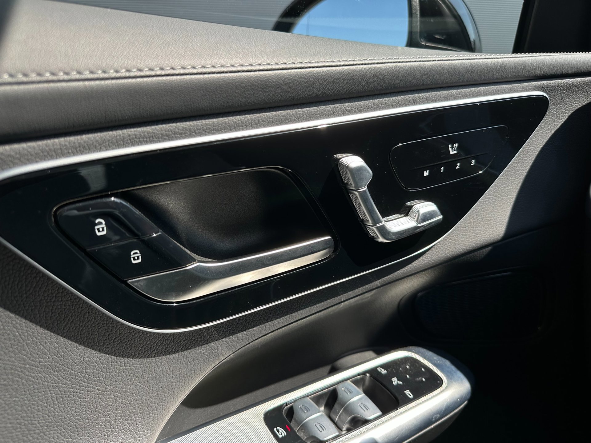 Mercedes-Benz GLC-klasse 300e 4MATIC AMG Line (2024), foto 27