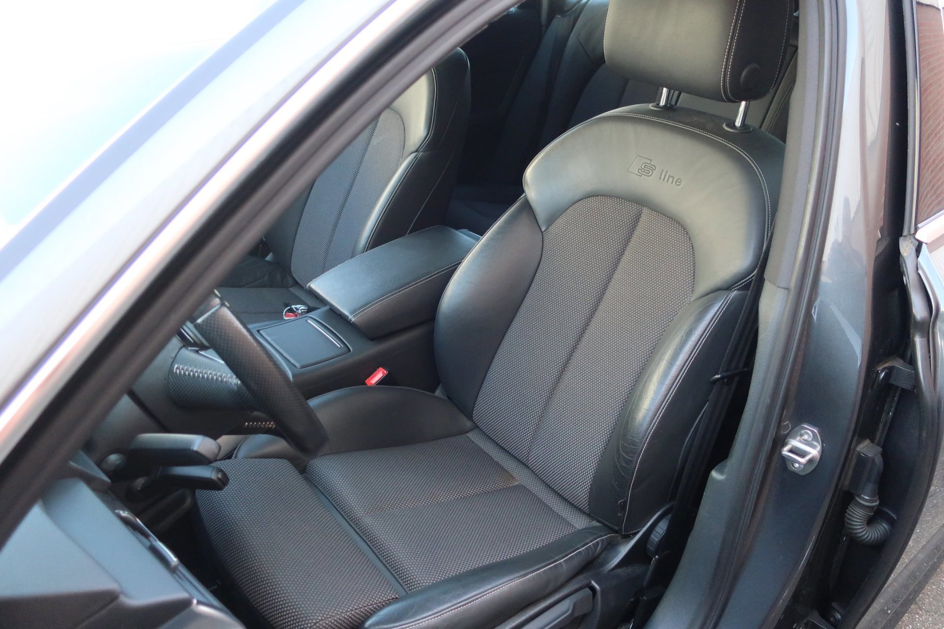 Audi A6 Avant 1.8 TFSI ultra Adrenalin Sport 2X S-Line_ (2016), foto 17