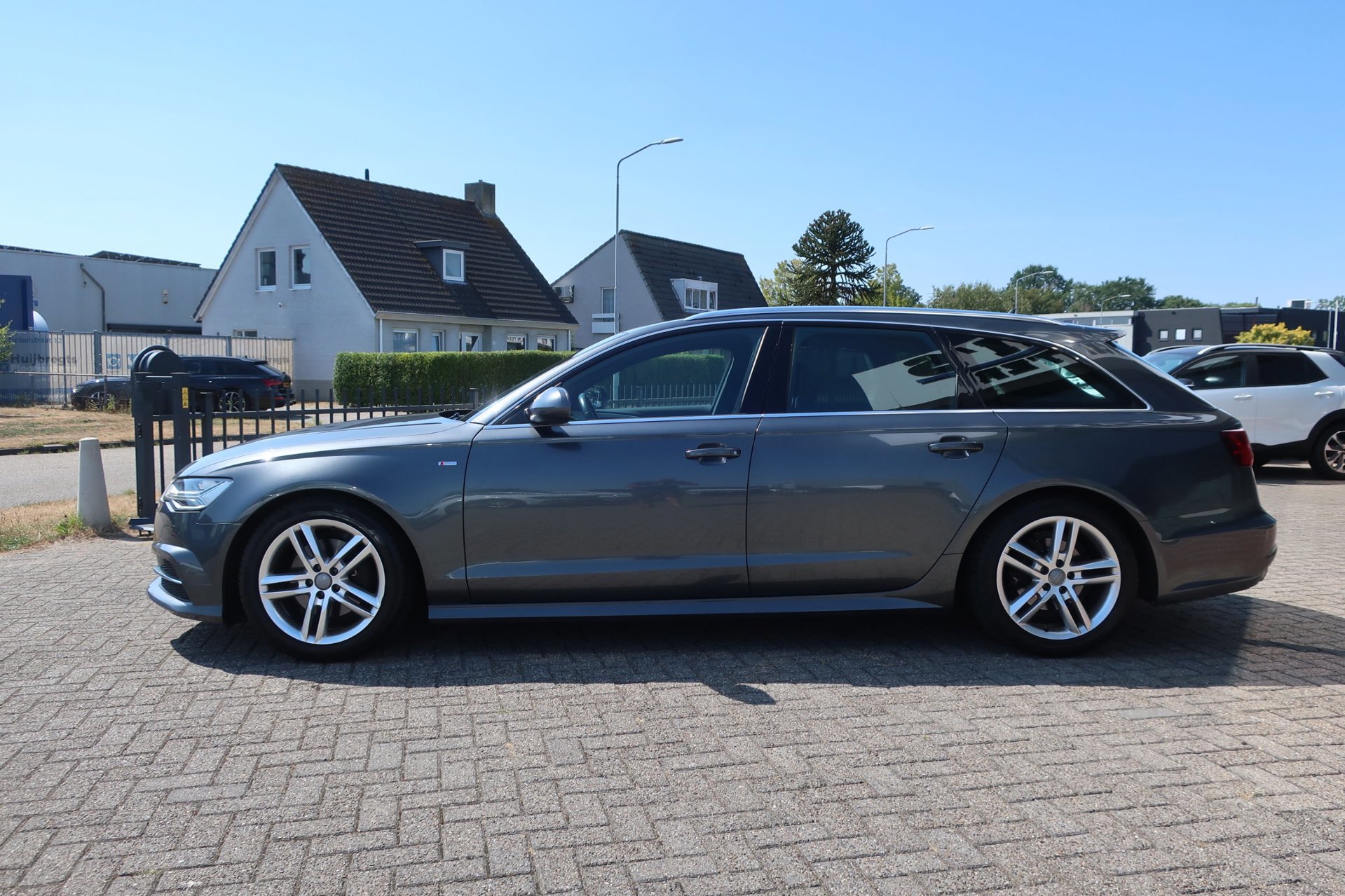 Audi A6 Avant 1.8 TFSI ultra Adrenalin Sport 2X S-Line_ (2016), foto 4