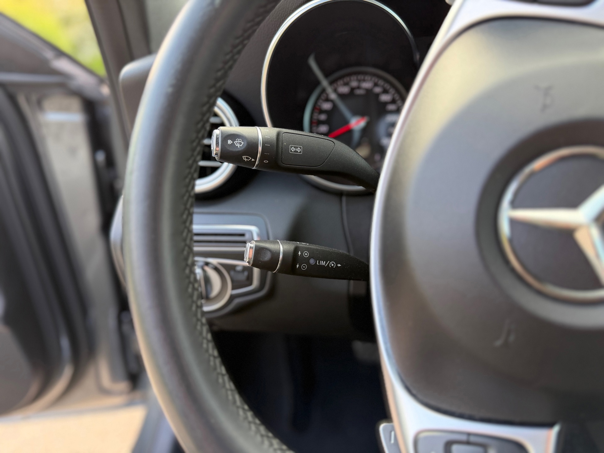 Mercedes-Benz C-klasse 180 Business Solution AMG (2018), foto 18