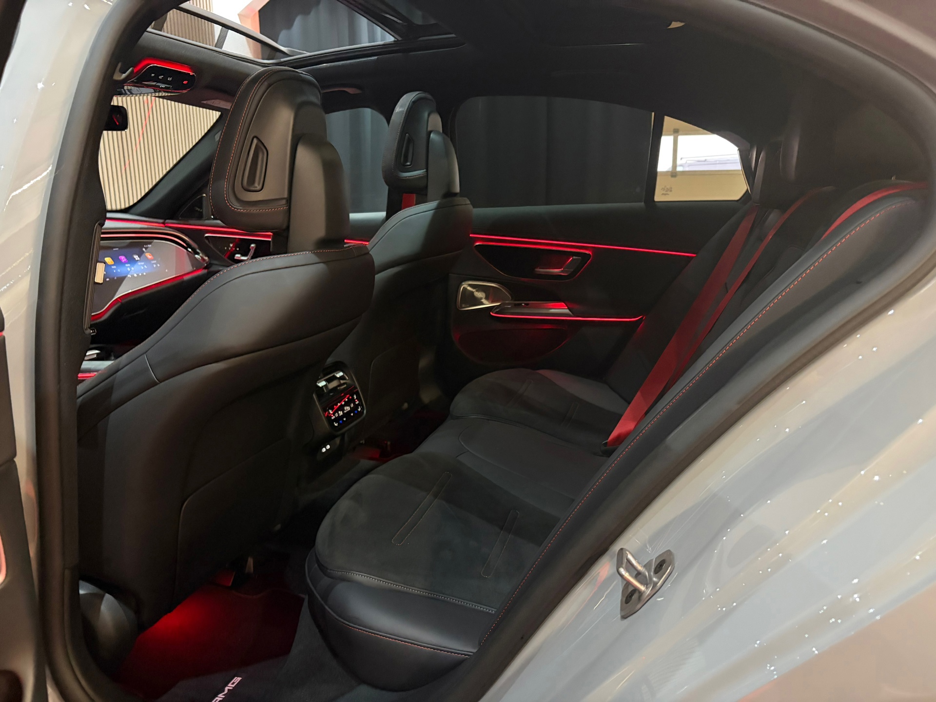 Mercedes-Benz E-klasse AMG 53 4MATIC (2025), foto 22