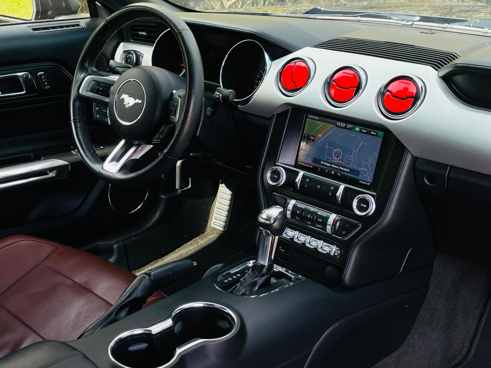 Ford Mustang Fastback 2.3 EcoBoost Premium (2016), foto 14