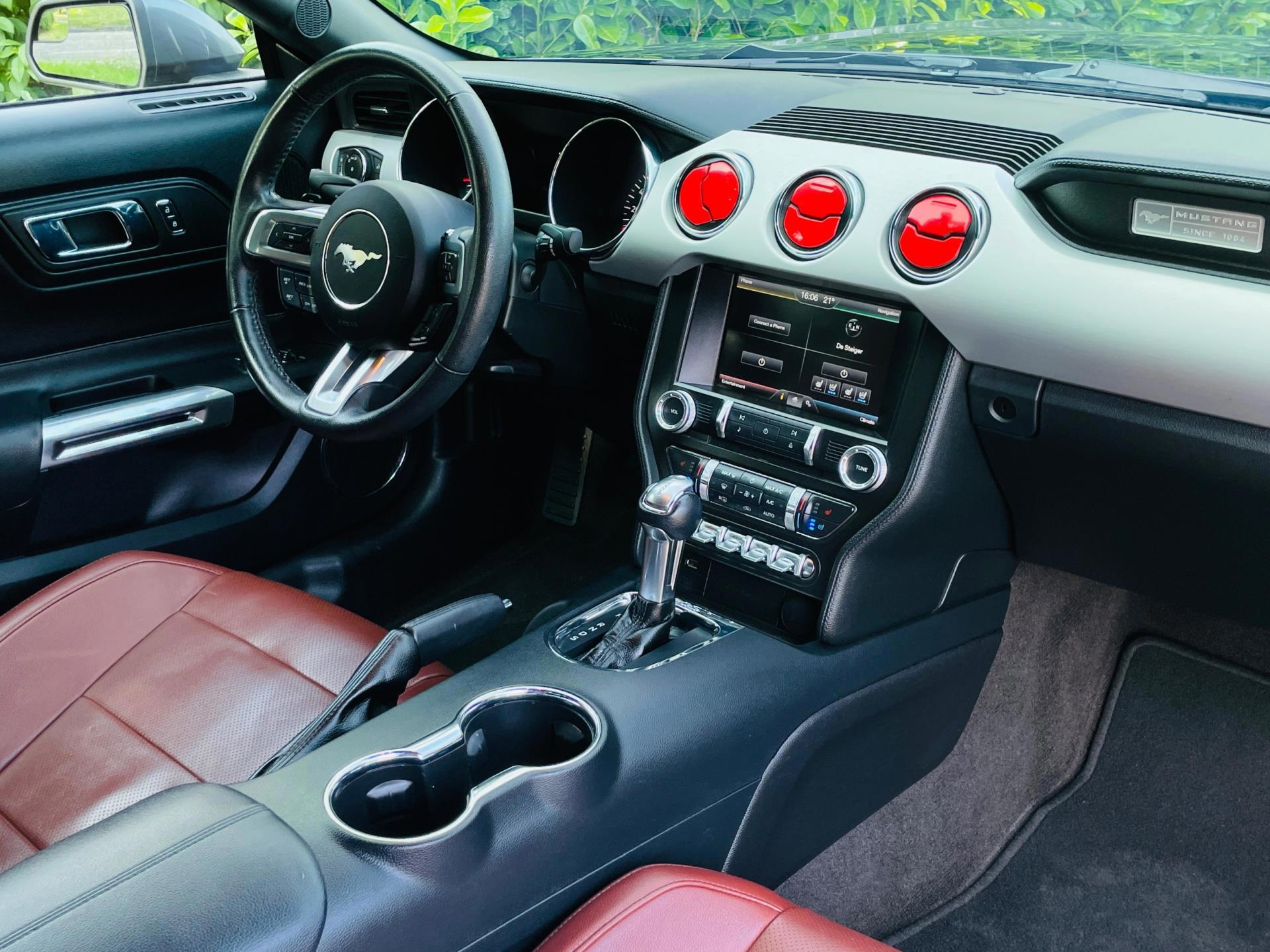 Ford Mustang Fastback 2.3 EcoBoost Premium (2016), foto 15